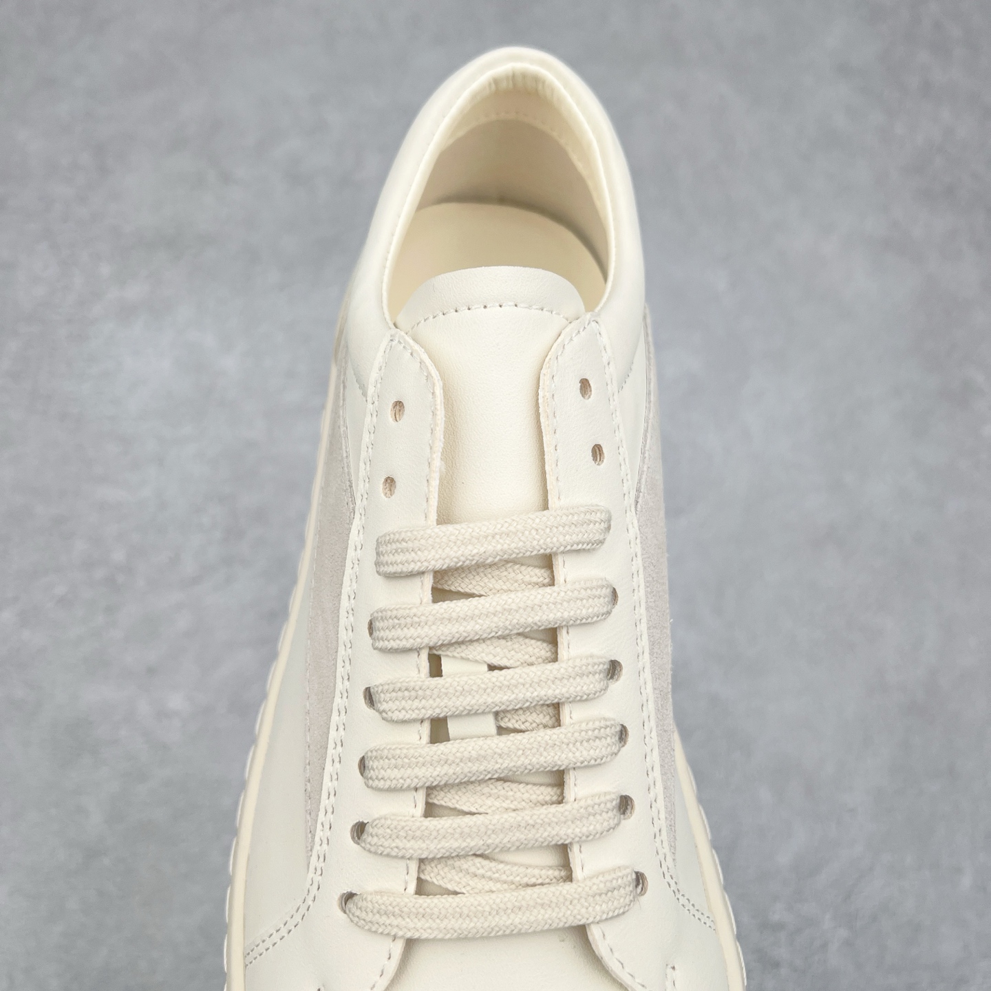 图片[5]-Rick Owens 瑞克·欧文斯 RO低帮皮面时尚板鞋 一比一规格礼盒装 重达3斤以上 配有日文、英文 双语种配件卡片 细节诠释 一件不落 鞋盒三标 正面+底部都一一做到 虽然增加不了实质的成本 但是打磨产品的细节 再微小也会还原 尺码：35 36 37 38 39 40 41 42 43 44 45-选品中心