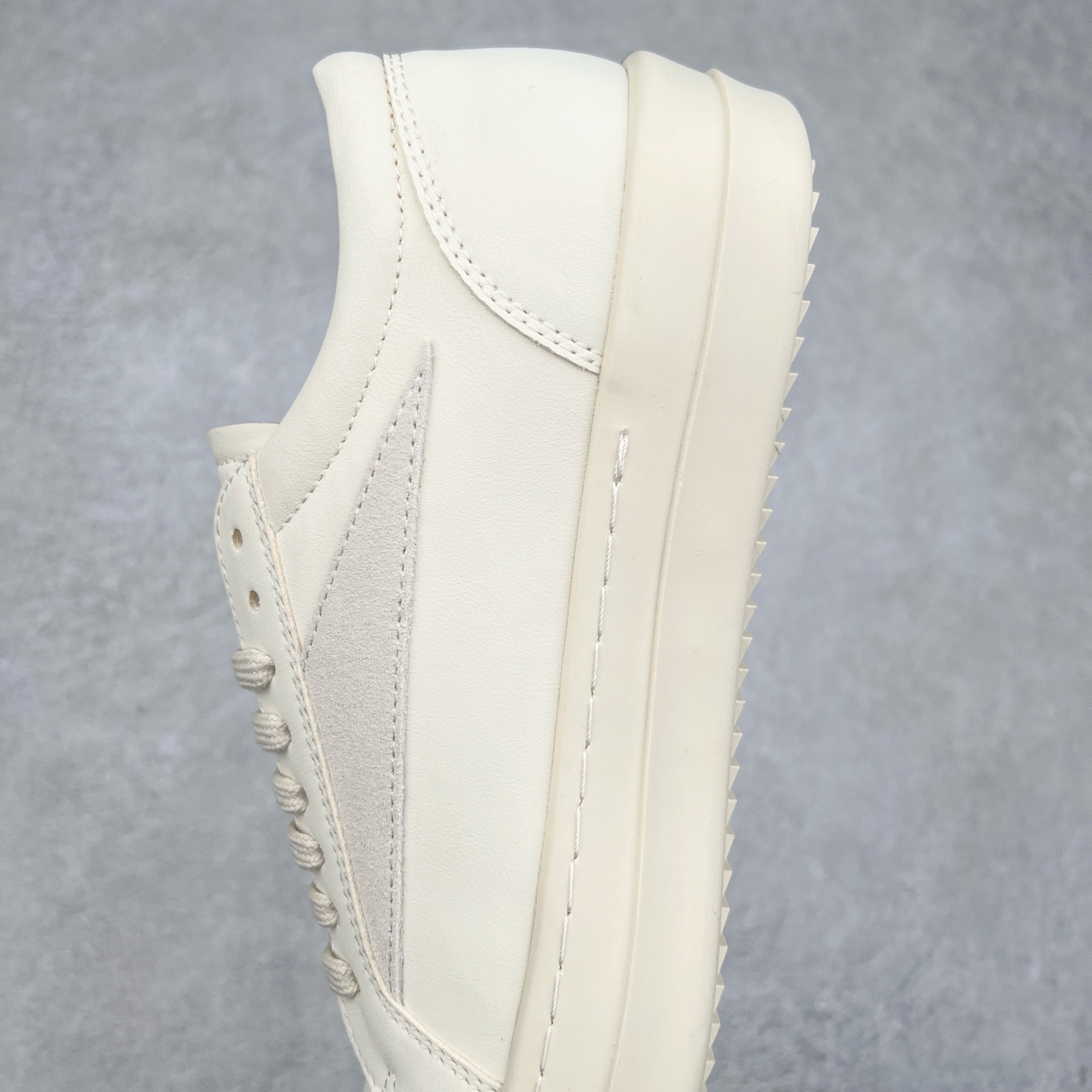 图片[7]-Rick Owens 瑞克·欧文斯 RO低帮皮面时尚板鞋 一比一规格礼盒装 重达3斤以上 配有日文、英文 双语种配件卡片 细节诠释 一件不落 鞋盒三标 正面+底部都一一做到 虽然增加不了实质的成本 但是打磨产品的细节 再微小也会还原 尺码：35 36 37 38 39 40 41 42 43 44 45-选品中心