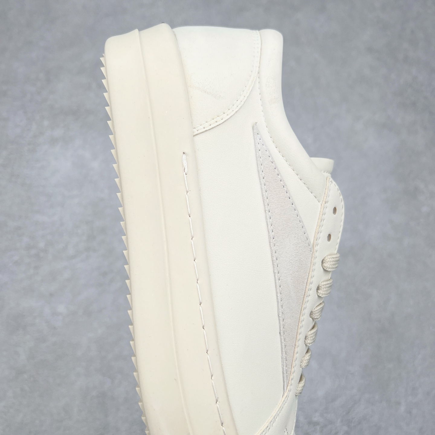 图片[6]-Rick Owens 瑞克·欧文斯 RO低帮皮面时尚板鞋 一比一规格礼盒装 重达3斤以上 配有日文、英文 双语种配件卡片 细节诠释 一件不落 鞋盒三标 正面+底部都一一做到 虽然增加不了实质的成本 但是打磨产品的细节 再微小也会还原 尺码：35 36 37 38 39 40 41 42 43 44 45-选品中心