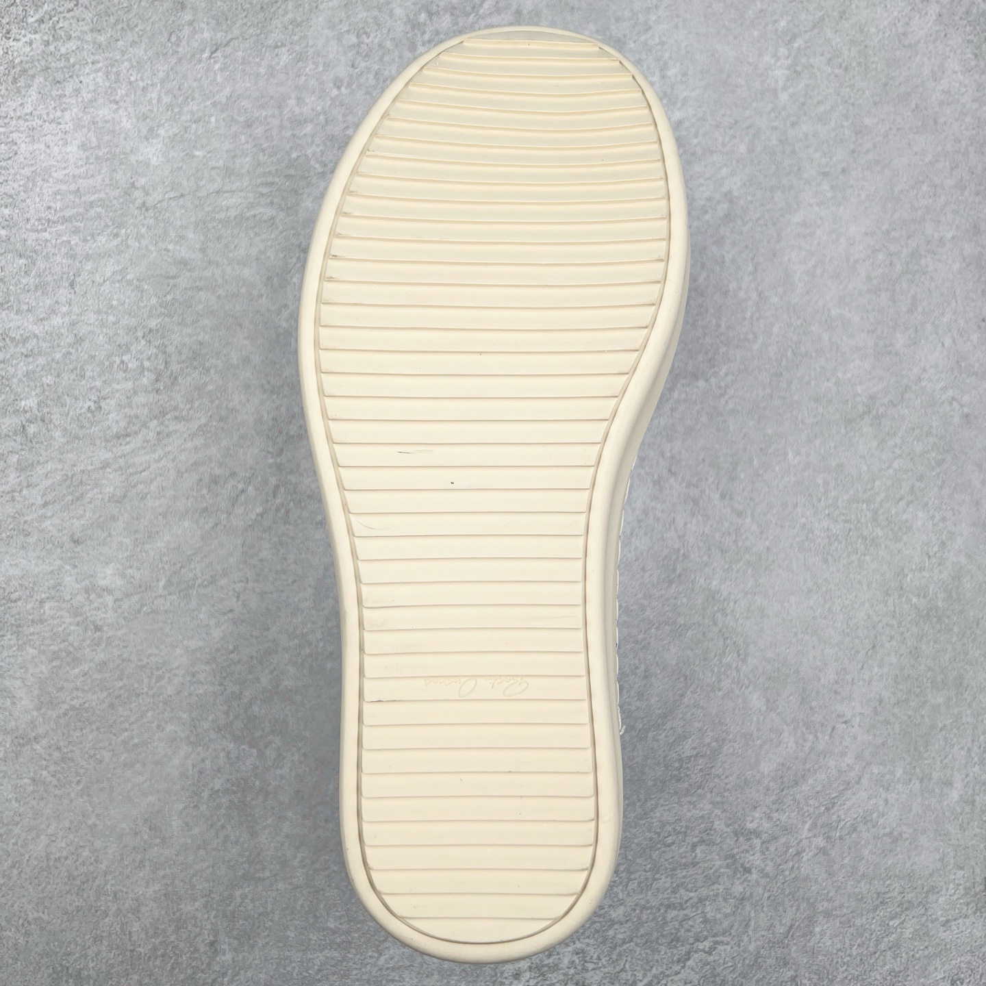 图片[9]-Rick Owens 瑞克·欧文斯 RO低帮皮面时尚板鞋 一比一规格礼盒装 重达3斤以上 配有日文、英文 双语种配件卡片 细节诠释 一件不落 鞋盒三标 正面+底部都一一做到 虽然增加不了实质的成本 但是打磨产品的细节 再微小也会还原 尺码：35 36 37 38 39 40 41 42 43 44 45-选品中心