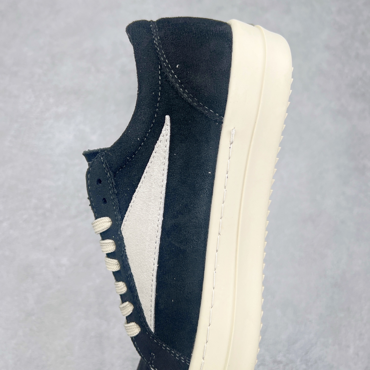 图片[7]-Rick Owens 瑞克·欧文斯 RO低帮皮面时尚板鞋 一比一规格礼盒装 重达3斤以上 配有日文、英文 双语种配件卡片 细节诠释 一件不落 鞋盒三标 正面+底部都一一做到 虽然增加不了实质的成本 但是打磨产品的细节 再微小也会还原 尺码：35 36 37 38 39 40 41 42 43 44 45-选品中心