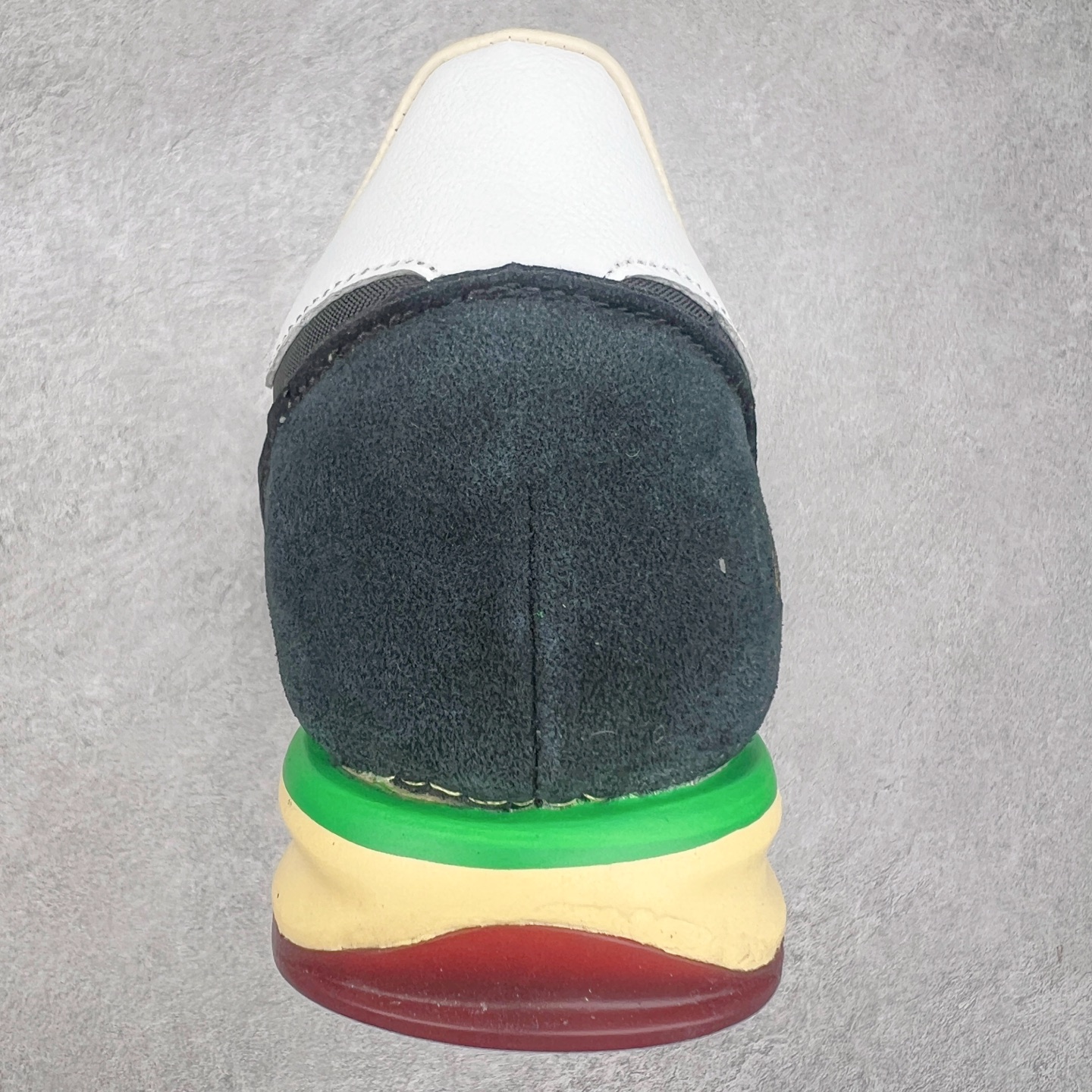 图片[8]-＃纯原 AD Wmns SL72 OG 系列德训足球风百搭低帮休闲运动板鞋 JR7973 采用高弹EVA+MODEL+RB三层组合底 区别市面RB一体大底 三层组合鞋底重量与原鞋一致 Originals 将有「T 头鞋」造型的诞生于 1972 年的 SL72 鞋款复刻带回 各位买鞋又有新选择了 1972 年 SL72 问世后 引领了后来阿迪达斯的跑鞋发展方向 其中「SL」代表了 Super Light 彰显了产品轻便的特性 1972 年 SL72 问世后 引领了后来阿迪达斯的跑鞋发展方向 其中「SL」代表了 Super Light 彰显了产品轻便的特性 这次 Originals 延续其轻质经典的基因 带来男女两款 SL72 男生款带来 SL72 RS 鞋型 RS 意为 Reshaped（重塑）鞋款在保留了经典的外观基础上 在尼龙材质里增加了填充物 使鞋型更加挺立和饱满 鞋头则更加圆润 鞋底的 EVA 材质则增加了鞋款的高度 女生款则带来 SL72 OG W 鞋型 OG 顾名思义则是致敬经典款式 相较于 RS（Reshaped）鞋款 鞋身更加纤细 其整体鞋身轮廓、线条、细节、材质上尊崇 70 年代 SL72 的设计 还原经典味道 尺码：36 36⅔ 37⅓ 38 38⅔ 39⅓ 40 40⅔ 41⅓ 42 42⅔ 43⅓ 44 44⅔ 45-选品中心