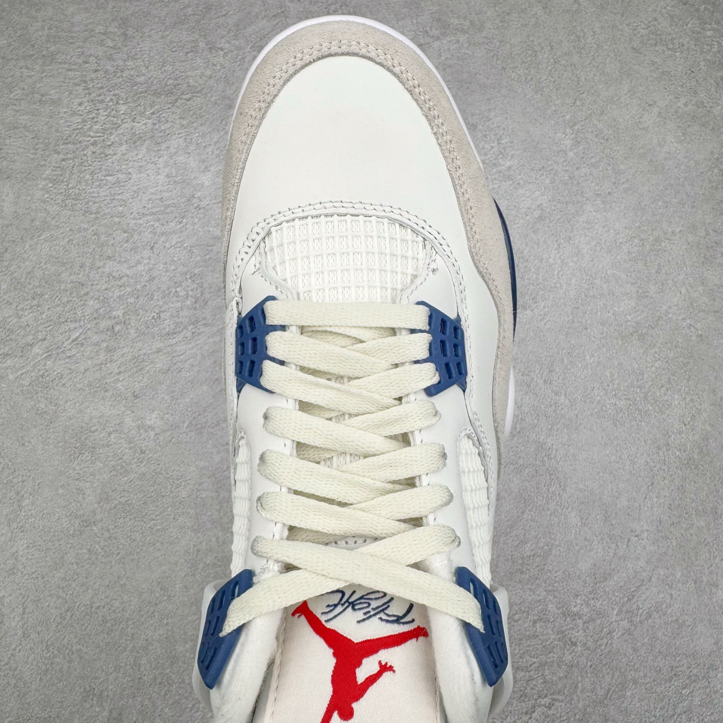 图片[4]-＃K版纯原 NK SB x Air Jordan AJ4 联名海军蓝 白蓝 DR5415-100 全新升级改良 原鞋原楦原纸板同源开发 完美呈现乔4的版型 内侧正确双色网格 还原细节 原厂皮料 正确气垫颜色 正确网格工艺 正确拉帮工艺 全鞋原装材料制作 原档案原模具打造 支持全方位与正品对比 尺码：36 36.5 37.5 38 38.5 39 40 40.5 41 42 42.5 43 44 44.5 45 46 47.5-选品中心