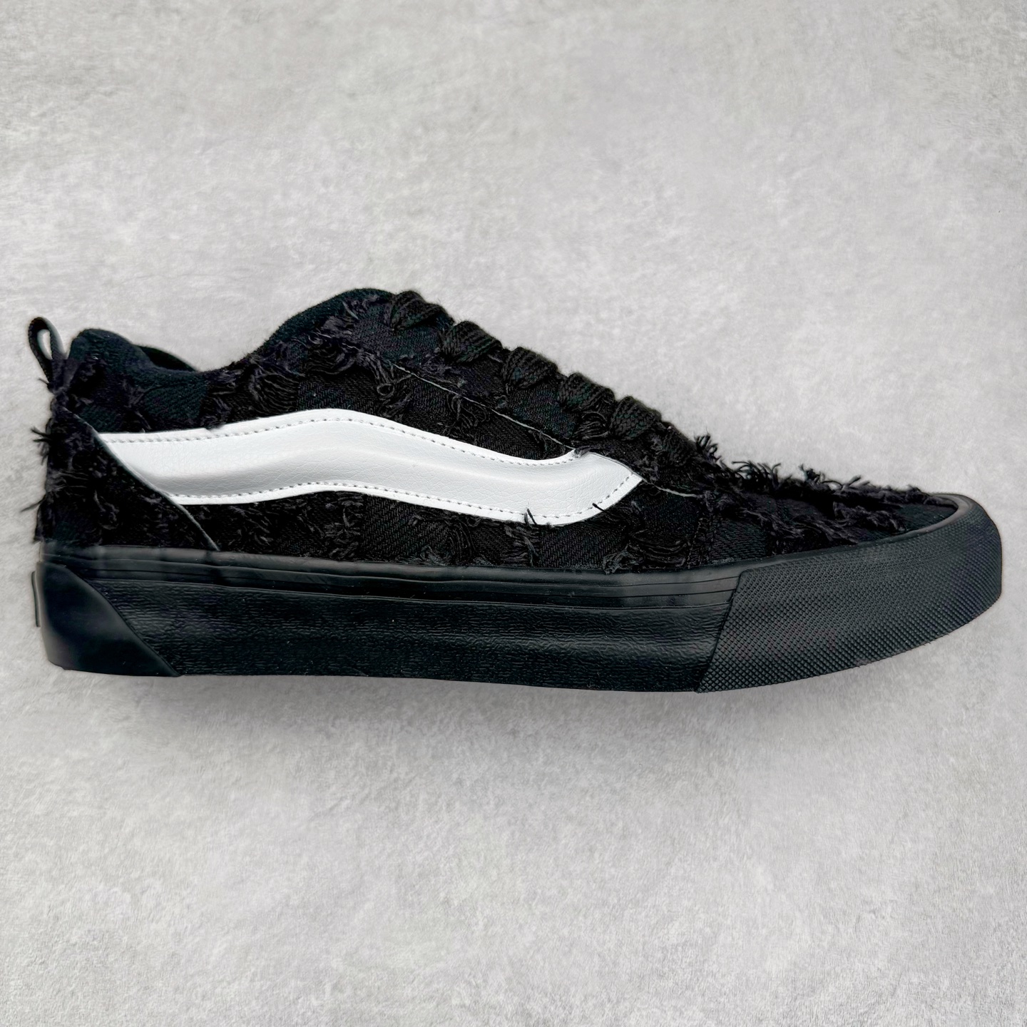 Vans Knu Skool 流苏长毛 复古休闲立体大Logo面包鞋 尺码:35 36 36.5 37 38 38.5 39 40 40.5 41 42 42.5 43 44 工艺:硫化1:1(重量1:1、真标、原钢印、材质标、鞋型标、合格证)-选品中心