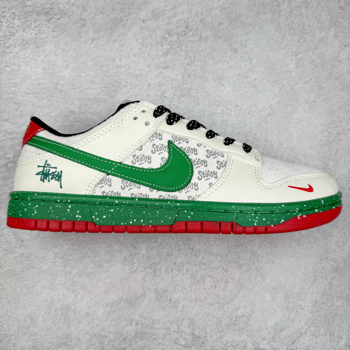 NK Dunk Low 定制配色 SC9207-406 大厂出品 极力推荐 原装头层材料 独家版型蒸餾加工帶來的是更好的视觉和脚感体验大厂纯原品质出货 清洁度 电绣工艺 皮料切割干净无任何毛边 细节完美 实拍调校N版已经零色差零失真 百分百还原实物色彩所见即所得 不存在货不对板色差等低级问题 选购参考实物拍摄 不混卖不参货 只用心做好货严格选品 承诺混一赔十 尺码：36 36.5 37.5 38 38.5 39 40 40.5 41 42 42.5 43 44 44.5 45-选品中心