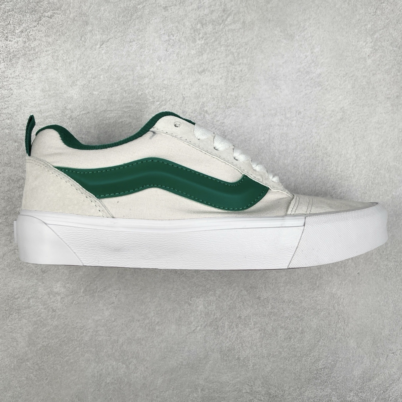 Vans Knu Skool 米白绿 肥胖版立体大Logo 加厚鞋舌 低帮复古休闲硫化面包鞋 尺码：35 36 36.5 37 38 38.5 39 40 40.5 41 42 42.5 43 44 45 工艺：硫化1：1（重量1：1、真标、原钢印、材质标、鞋型标、合格证）-选品中心