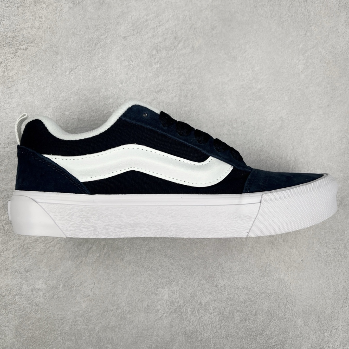 Vans Knu Skool 藏蓝 肥胖版立体大Logo 加厚鞋舌 低帮复古休闲硫化面包鞋 尺码：35 36 36.5 37 38 38.5 39 40 40.5 41 42 42.5 43 44 45 工艺：硫化1：1（重量1：1、真标、原钢印、材质标、鞋型标、合格证）-选品中心