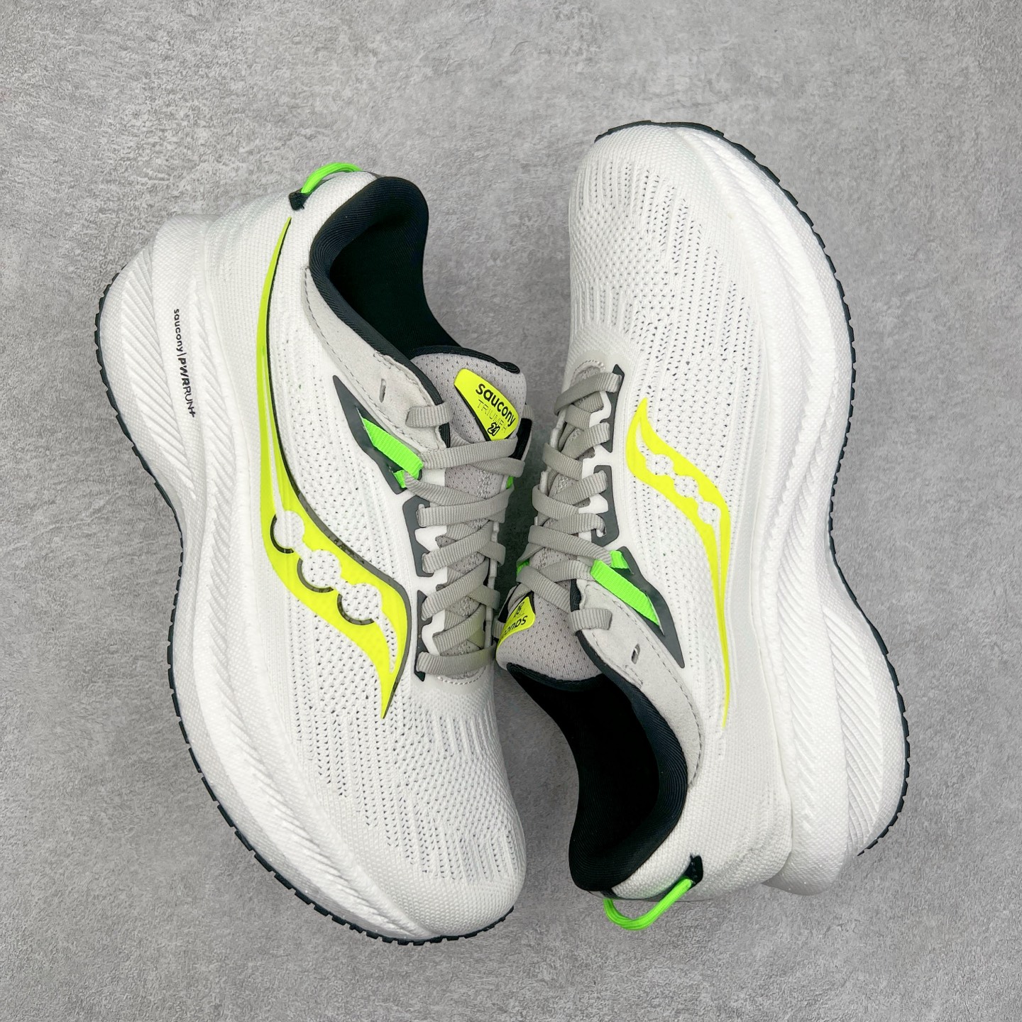 图片[3]-Saucony Triumph 21 索康尼胜利21代旗舰级缓震型跑鞋 性能相比前几代再升级：鞋面采用全新升级的工学网设计 贴合脚部更透气 中底部分使用最新的PWRRUN+材质 搭配PWRRUN+鞋垫使中底的大幅加厚 10mm坡差进一步提供缓震、回弹性能 内底则采用了FORMFIT动态适应系统 动态契合脚型 提升包裹性和舒适性 提供更卓越的动态回馈体验 XT-900橡胶大底 可提供良好的抓地力和较强抗磨性能 尺码：35.5 36 36.5 37.5 38 38.5 39 40 40.5 41 42 42.5 43 44 44.5 45 46-选品中心