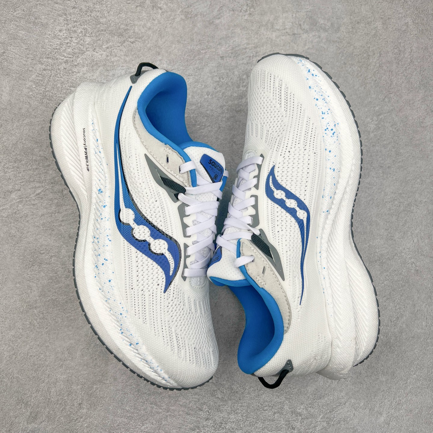 图片[3]-Saucony Triumph 21 索康尼胜利21代旗舰级缓震型跑鞋 性能相比前几代再升级：鞋面采用全新升级的工学网设计 贴合脚部更透气 中底部分使用最新的PWRRUN+材质 搭配PWRRUN+鞋垫使中底的大幅加厚 10mm坡差进一步提供缓震、回弹性能 内底则采用了FORMFIT动态适应系统 动态契合脚型 提升包裹性和舒适性 提供更卓越的动态回馈体验 XT-900橡胶大底 可提供良好的抓地力和较强抗磨性能 尺码：35.5 36 36.5 37.5 38 38.5 39 40 40.5 41 42 42.5 43 44 44.5 45 46-选品中心