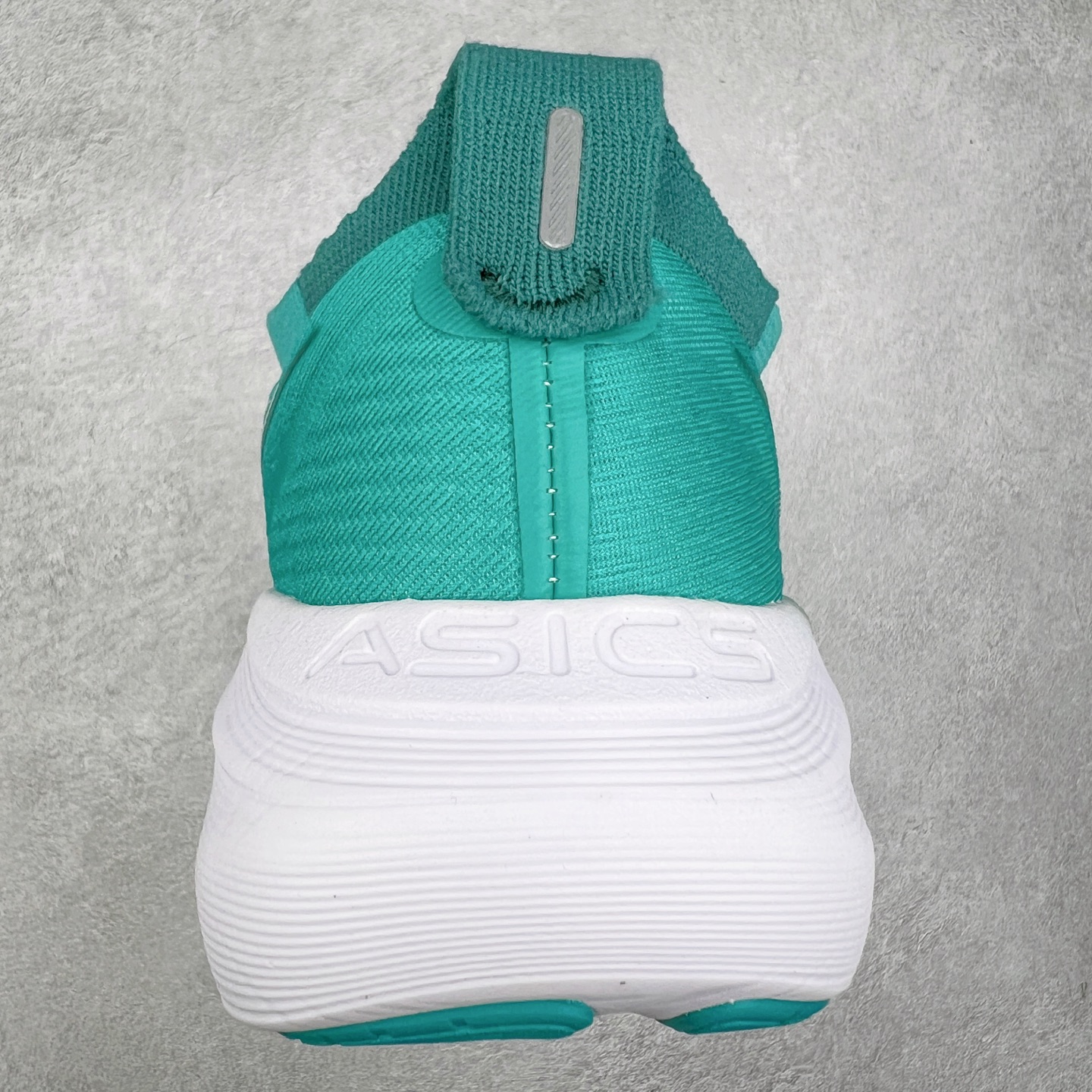 图片[8]-Asics GEL-Nimbus 27 亚瑟士缓震跑鞋 近年复古风潮的势头很旺 ASICS一直坚信保持身体的健康与活力是打造健康快乐的生活方式的最佳途径 ASICS为复古鞋型注入新设计 为玩家的街头穿搭提供了更多可能 GEL-NIMBUSTM9运动鞋最初是为中立和仰卧跑步者设计的长距离训练器 采用原始材料和关键细节重新设计 其Y2K时代的工业外观也被大胆的对比和色块所抵消 尺码：36 36.5 37.5 38 38.5 39 40 40.5 41.5 42 42.5 43.5 44 44.5 45-选品中心