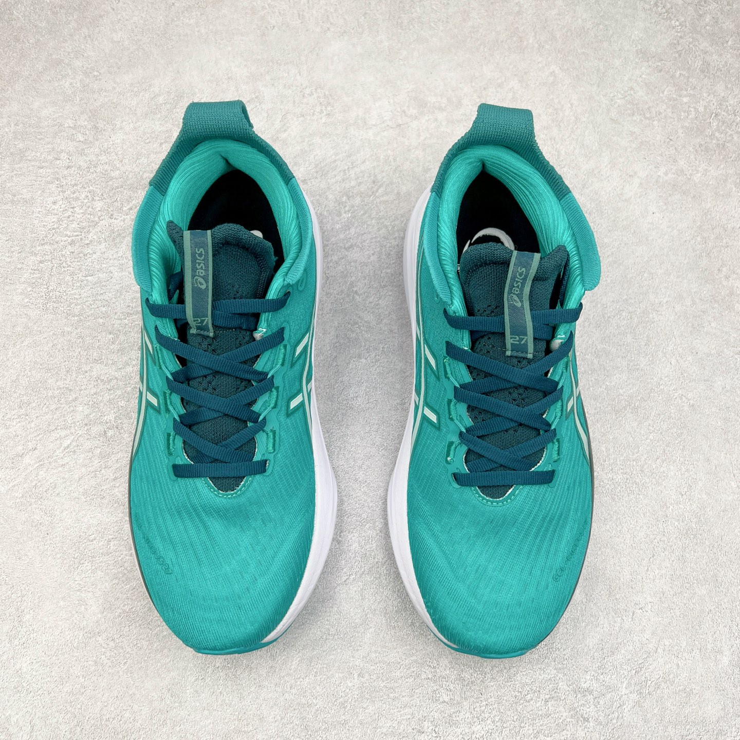 图片[2]-Asics GEL-Nimbus 27 亚瑟士缓震跑鞋 近年复古风潮的势头很旺 ASICS一直坚信保持身体的健康与活力是打造健康快乐的生活方式的最佳途径 ASICS为复古鞋型注入新设计 为玩家的街头穿搭提供了更多可能 GEL-NIMBUSTM9运动鞋最初是为中立和仰卧跑步者设计的长距离训练器 采用原始材料和关键细节重新设计 其Y2K时代的工业外观也被大胆的对比和色块所抵消 尺码：36 36.5 37.5 38 38.5 39 40 40.5 41.5 42 42.5 43.5 44 44.5 45-选品中心