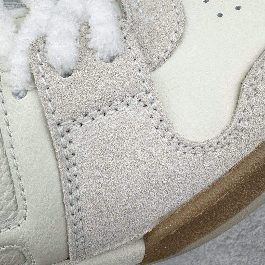 图片[14]-＃LJ渠道版 FENDI Match sneaters 芬迪皮革低帮时尚运动板鞋 独家零售特供 全身20几个细节点全部做到一致还原 吊打市面所有版本 独家原装套装配件官方同源 渠道原装订单 全套专柜包装物及配件 原版购入 高工艺无缝细空胶技术 贴楦误差0.05mm 鞋底采用固特异内外锁死工艺 最大限度弯折永不开胶 原鞋一致效果环保无味 鞋面采用麂皮和皮革拼接组合 logo内里采用毛巾绒里 上脚超级柔软 轻便 舒适搭配卫衣 尺码：36 36.5 37 38 38.5 39 40 40.5 41 42 42.5 43 44 44.5 45-选品中心