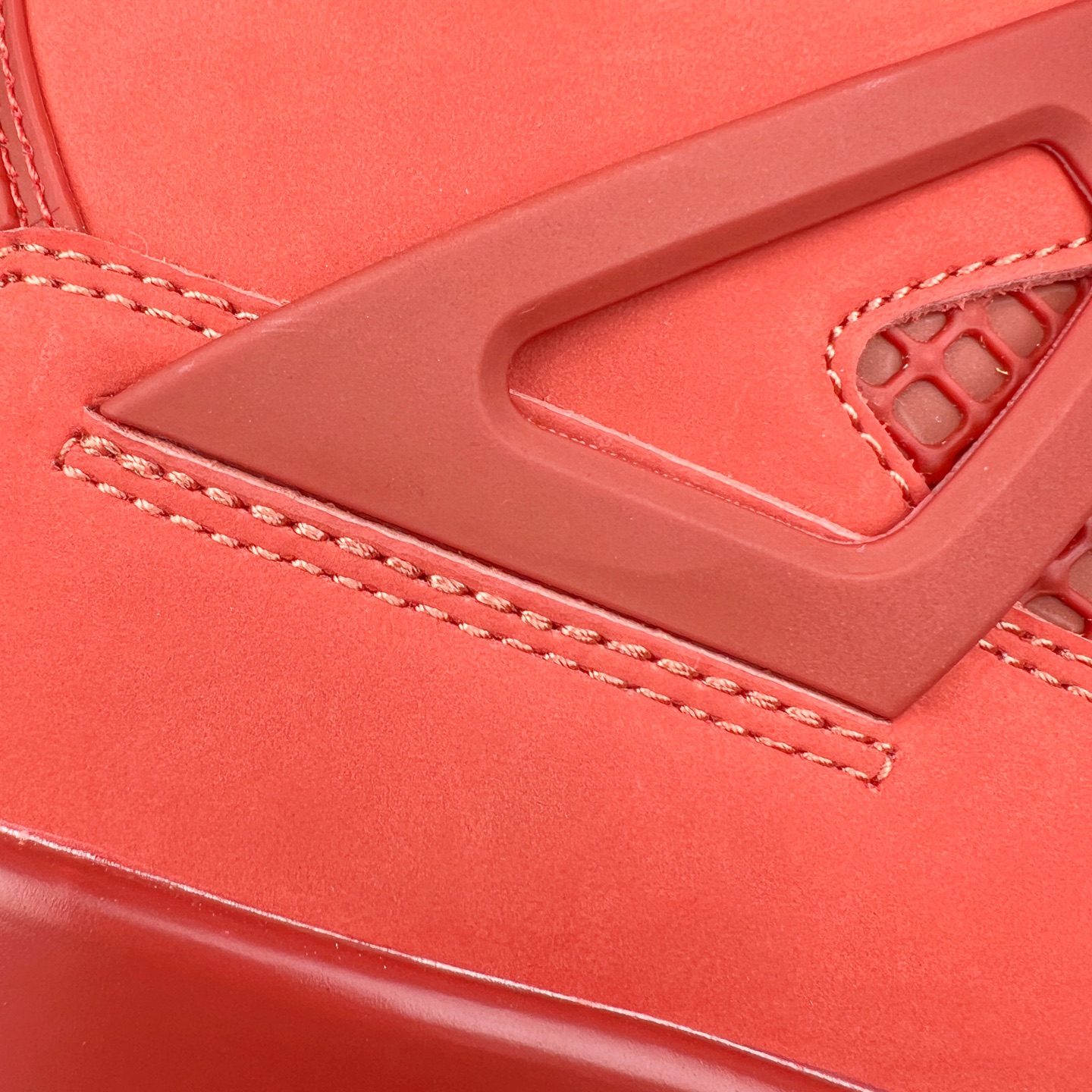 图片[15]-＃C版 Nigel Sylvester x Air Jordan AJ4 “Brick by Brick” 联名红砖 货号：HF4340-800 口碑大厂出品 原纸板楦头开发 性价比版本 定价合理 定制优质皮料 完美鞋型匹配公司货 正确TPU鞋舌锁扣 最新原厂底模 大底卡色咬花完美 鞋柜必备鞋款 终端现货供应 男女鞋尺码：36 36.5 37.5 38 38.5 39 40 40.5 41 42 42.5 43 44 44.5 45 46 47.5-选品中心