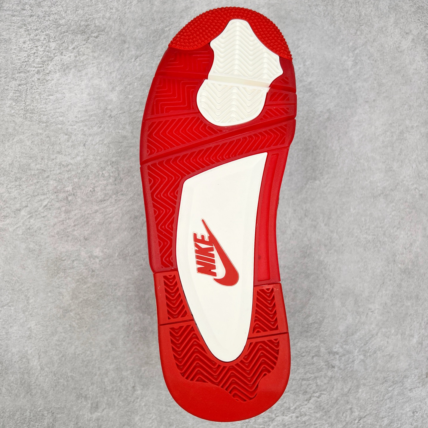 图片[9]-＃C版 Nigel Sylvester x Air Jordan AJ4 “Brick by Brick” 联名红砖 货号：HF4340-800 口碑大厂出品 原纸板楦头开发 性价比版本 定价合理 定制优质皮料 完美鞋型匹配公司货 正确TPU鞋舌锁扣 最新原厂底模 大底卡色咬花完美 鞋柜必备鞋款 终端现货供应 男女鞋尺码：36 36.5 37.5 38 38.5 39 40 40.5 41 42 42.5 43 44 44.5 45 46 47.5-选品中心