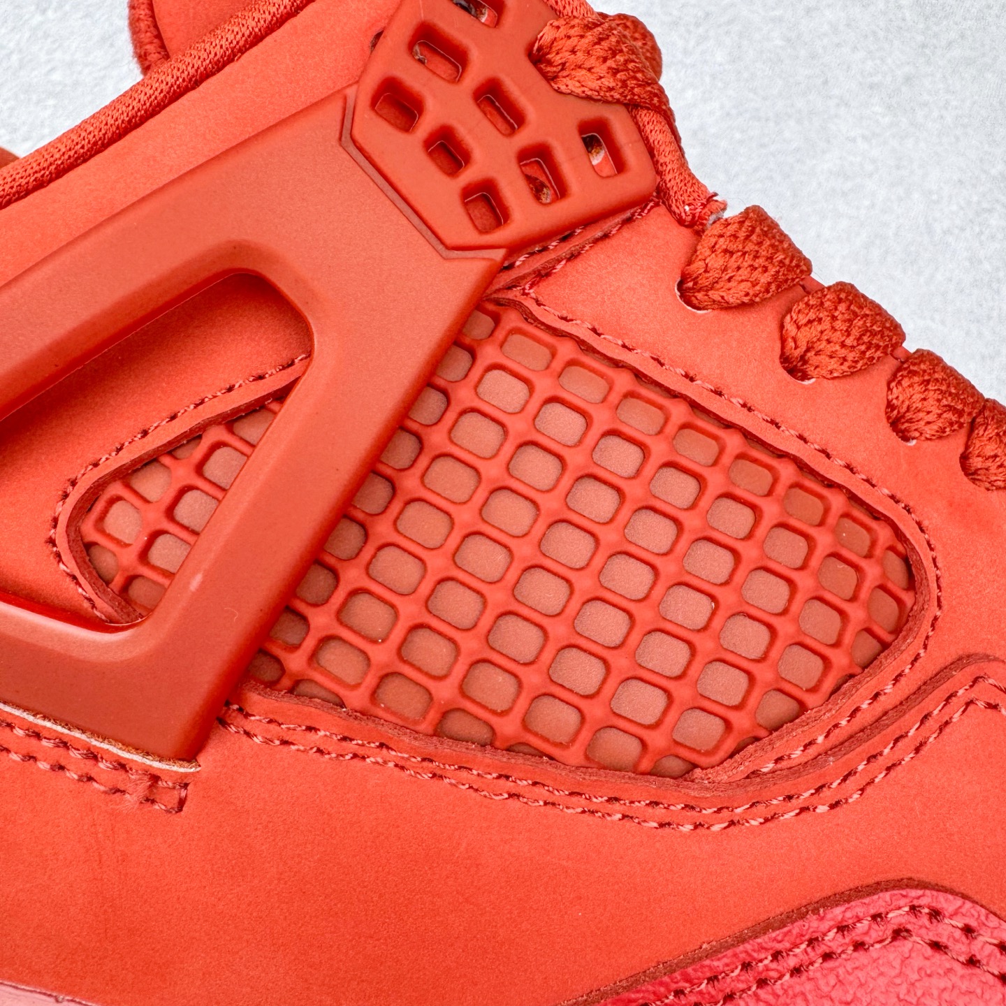 图片[17]-＃PB版 Nigel Sylvester x Air Jordan AJ4 “Brick by Brick” 联名红砖 货号：HF4340-800 耗时半年巨作 40余配色陆续出货 全套原纸板楦头开发 调试30余版 确保原汁原味完美呈现四代版型 一比一鞋头弧度高度趴度鞋身弧度 此版本只针对中端市场 皮料材质有所更替 其他数据细节工艺流程均保持公司一致 细节品控鞋型随意秒杀市面3XX 4XX 原厂TPU网格鞋带扣 正确内里网布 菱角分明不变形无多余毛边 柔软性质感一致于原鞋 原厂织唛标 原厂飞人电绣工艺 独家绑鞋带手法 印刷中底布 四线拉帮 米色美纹纸贴合固定 进口港宝加持 后跟自然饱满 全鞋荧光划线卡点 追求极致完美 每一双都是工艺品 多重QC质检 超越公司货的品控标准 实实在在的免检产品 尺码：40 40.5 41 42 42.5 43 44 44.5 45 46 47.5 48.5-选品中心