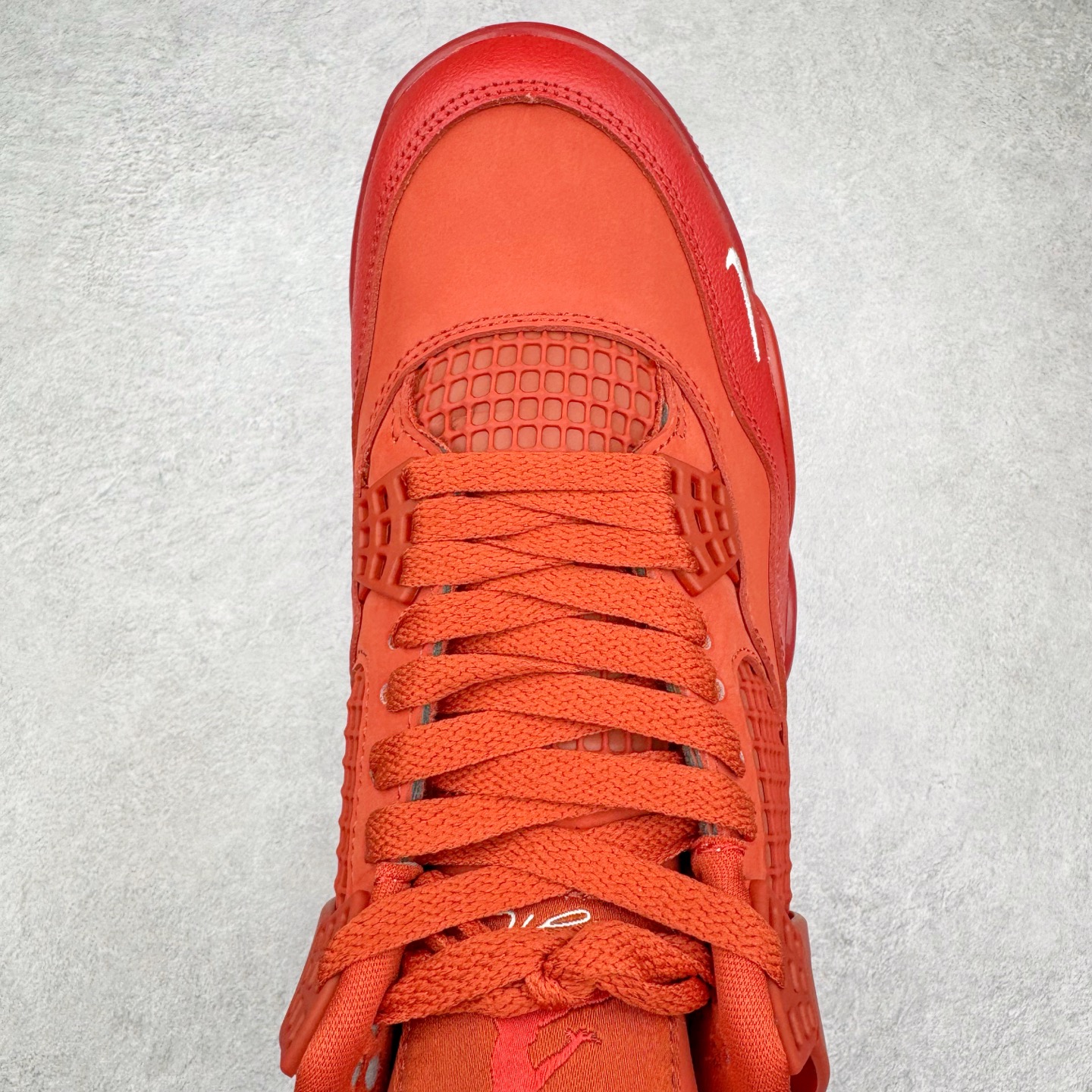 图片[4]-＃PB版 Nigel Sylvester x Air Jordan AJ4 “Brick by Brick” 联名红砖 货号：HF4340-800 耗时半年巨作 40余配色陆续出货 全套原纸板楦头开发 调试30余版 确保原汁原味完美呈现四代版型 一比一鞋头弧度高度趴度鞋身弧度 此版本只针对中端市场 皮料材质有所更替 其他数据细节工艺流程均保持公司一致 细节品控鞋型随意秒杀市面3XX 4XX 原厂TPU网格鞋带扣 正确内里网布 菱角分明不变形无多余毛边 柔软性质感一致于原鞋 原厂织唛标 原厂飞人电绣工艺 独家绑鞋带手法 印刷中底布 四线拉帮 米色美纹纸贴合固定 进口港宝加持 后跟自然饱满 全鞋荧光划线卡点 追求极致完美 每一双都是工艺品 多重QC质检 超越公司货的品控标准 实实在在的免检产品 尺码：40 40.5 41 42 42.5 43 44 44.5 45 46 47.5 48.5-选品中心