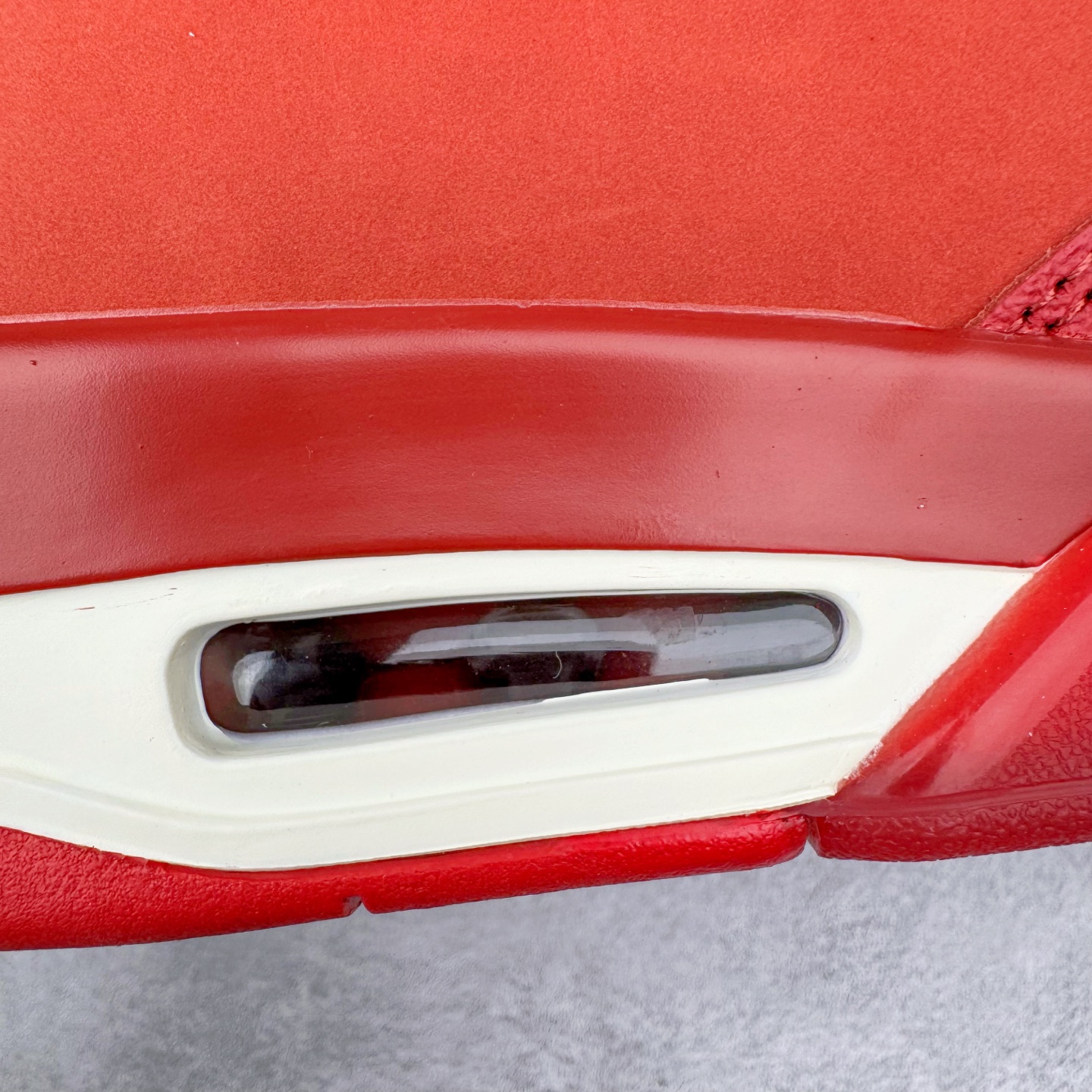 图片[18]-＃PB版 Nigel Sylvester x Air Jordan AJ4 “Brick by Brick” 联名红砖 货号：HF4340-800 耗时半年巨作 40余配色陆续出货 全套原纸板楦头开发 调试30余版 确保原汁原味完美呈现四代版型 一比一鞋头弧度高度趴度鞋身弧度 此版本只针对中端市场 皮料材质有所更替 其他数据细节工艺流程均保持公司一致 细节品控鞋型随意秒杀市面3XX 4XX 原厂TPU网格鞋带扣 正确内里网布 菱角分明不变形无多余毛边 柔软性质感一致于原鞋 原厂织唛标 原厂飞人电绣工艺 独家绑鞋带手法 印刷中底布 四线拉帮 米色美纹纸贴合固定 进口港宝加持 后跟自然饱满 全鞋荧光划线卡点 追求极致完美 每一双都是工艺品 多重QC质检 超越公司货的品控标准 实实在在的免检产品 尺码：40 40.5 41 42 42.5 43 44 44.5 45 46 47.5 48.5-选品中心