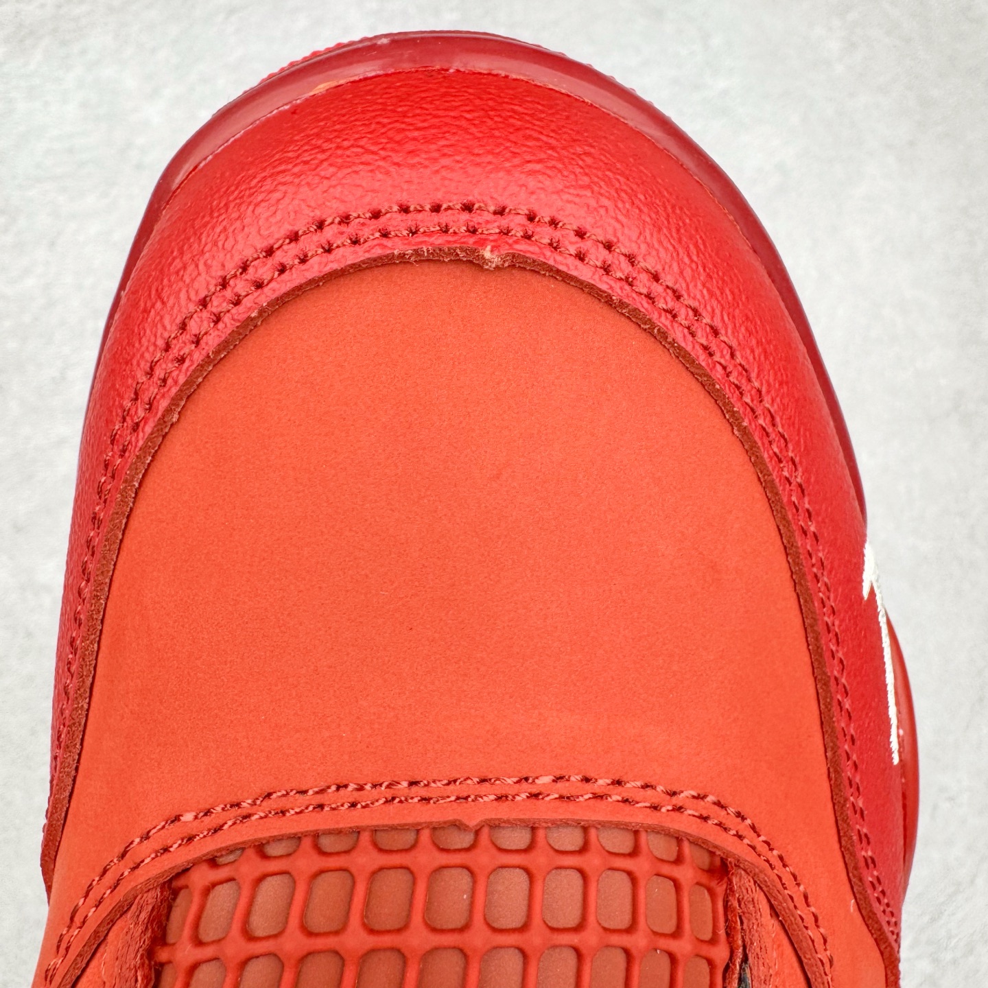 图片[14]-＃PB版 Nigel Sylvester x Air Jordan AJ4 “Brick by Brick” 联名红砖 货号：HF4340-800 耗时半年巨作 40余配色陆续出货 全套原纸板楦头开发 调试30余版 确保原汁原味完美呈现四代版型 一比一鞋头弧度高度趴度鞋身弧度 此版本只针对中端市场 皮料材质有所更替 其他数据细节工艺流程均保持公司一致 细节品控鞋型随意秒杀市面3XX 4XX 原厂TPU网格鞋带扣 正确内里网布 菱角分明不变形无多余毛边 柔软性质感一致于原鞋 原厂织唛标 原厂飞人电绣工艺 独家绑鞋带手法 印刷中底布 四线拉帮 米色美纹纸贴合固定 进口港宝加持 后跟自然饱满 全鞋荧光划线卡点 追求极致完美 每一双都是工艺品 多重QC质检 超越公司货的品控标准 实实在在的免检产品 尺码：40 40.5 41 42 42.5 43 44 44.5 45 46 47.5 48.5-选品中心