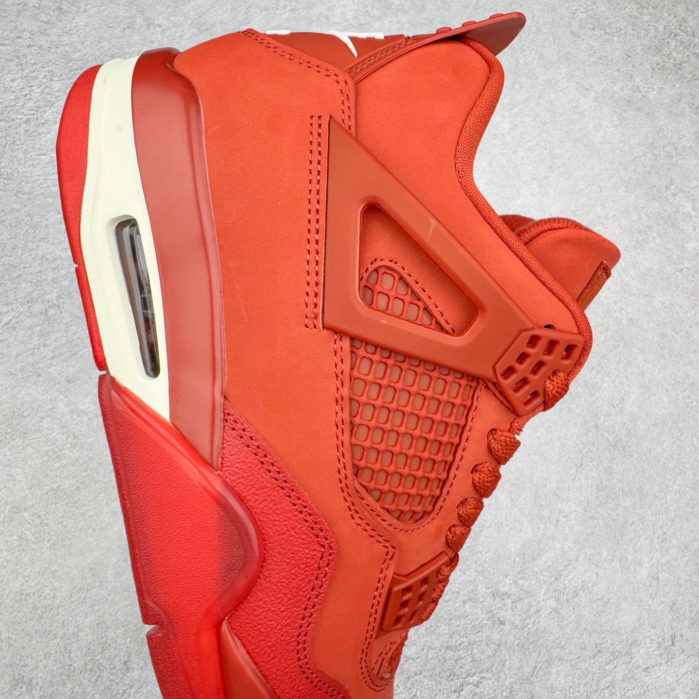 图片[6]-＃PB版 Nigel Sylvester x Air Jordan AJ4 “Brick by Brick” 联名红砖 货号：HF4340-800 耗时半年巨作 40余配色陆续出货 全套原纸板楦头开发 调试30余版 确保原汁原味完美呈现四代版型 一比一鞋头弧度高度趴度鞋身弧度 此版本只针对中端市场 皮料材质有所更替 其他数据细节工艺流程均保持公司一致 细节品控鞋型随意秒杀市面3XX 4XX 原厂TPU网格鞋带扣 正确内里网布 菱角分明不变形无多余毛边 柔软性质感一致于原鞋 原厂织唛标 原厂飞人电绣工艺 独家绑鞋带手法 印刷中底布 四线拉帮 米色美纹纸贴合固定 进口港宝加持 后跟自然饱满 全鞋荧光划线卡点 追求极致完美 每一双都是工艺品 多重QC质检 超越公司货的品控标准 实实在在的免检产品 尺码：40 40.5 41 42 42.5 43 44 44.5 45 46 47.5 48.5-选品中心