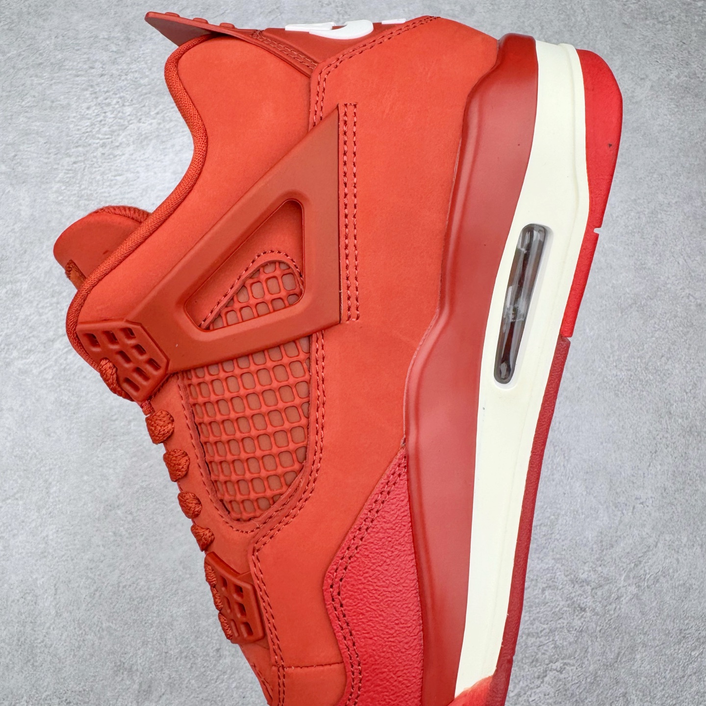 图片[7]-＃PB版 Nigel Sylvester x Air Jordan AJ4 “Brick by Brick” 联名红砖 货号：HF4340-800 耗时半年巨作 40余配色陆续出货 全套原纸板楦头开发 调试30余版 确保原汁原味完美呈现四代版型 一比一鞋头弧度高度趴度鞋身弧度 此版本只针对中端市场 皮料材质有所更替 其他数据细节工艺流程均保持公司一致 细节品控鞋型随意秒杀市面3XX 4XX 原厂TPU网格鞋带扣 正确内里网布 菱角分明不变形无多余毛边 柔软性质感一致于原鞋 原厂织唛标 原厂飞人电绣工艺 独家绑鞋带手法 印刷中底布 四线拉帮 米色美纹纸贴合固定 进口港宝加持 后跟自然饱满 全鞋荧光划线卡点 追求极致完美 每一双都是工艺品 多重QC质检 超越公司货的品控标准 实实在在的免检产品 尺码：40 40.5 41 42 42.5 43 44 44.5 45 46 47.5 48.5-选品中心