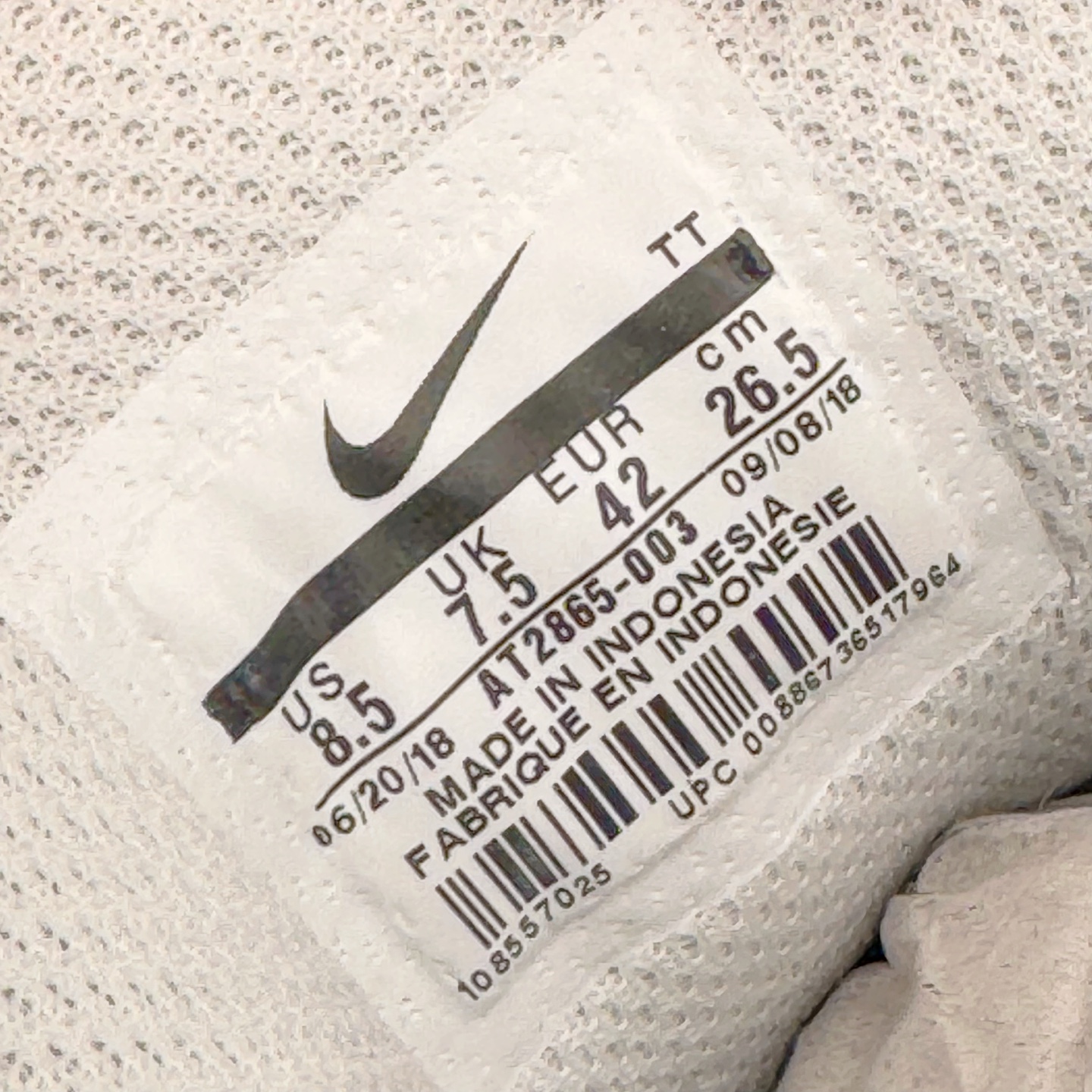 图片[12]-＃GX纯原 NK Air Max 95 复古减震气垫跑鞋 黑灰 AT2865-003 经典重温 外单专供大厂出品 品质稳定 一百余色 终端操作 鞋款设计灵感源于人体构造 中底设计基于人体的脊柱构造 是整体设计的核心 尼龙孔眼代表了肋骨 而分层式面板和网眼象征着肌肉纤维和肉体组织 Air Max 95采用了两个独立的吹塑成型的Air-Sole单元 并首次在前掌使用可视化气垫设计 Swoosh logo夜当作一个 点符号放在了鞋子的后帮位置 20年的发展让 AIR MAX 95有了不同的故事 20年后再度面向世人的时候 焕然一新的面貌 让人有了另外一种清新脱俗的感觉 尺码：40 40.5 41 42 42.5 43 44 44.5 45 45.5 46 47.5 48.5-选品中心