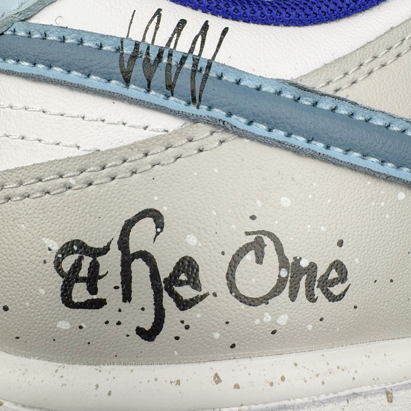 图片[16]-＃YC纯原 NK Dunk Low 水墨晕染 DV0833-103 此款设计灵感来源水墨烟雨，素白鞋身晕染米黄墨韵，星芒尘雾随步履生风。做旧暗纹暗藏诗意，蝶影翩跹落潮履，以现代工艺解构东方写意美学。踏破传统与街头的美学结界，穿行于新国潮的呼吸间。定制系列天花板 无原鞋不开发 全系列得物原鞋一比一校对开发 配色持续更新中 终端对接 优势输出 全套原厂楦头原纸板数据档案倾力打造 原汁原味莞产 极致还原 圈内最强针车工艺 高端零售指定版 广东原厂配套原盒原标 鞋盒分三个尺码段 原厂冲刀 超高清洁度 全鞋零毛边皮料切割 采用原厂百宏鞋带以及原厂百宏织唛舌标 内标可供原厂几率过验 进口原装条纹中底布 四线拉帮白色点胶 原厂拉帮手法遵循公司 原厂电绣 极致还原 尺码：36 36.5 37.5 38 38.5 39 40 40.5 41 42 42.5 43 44 44.5 45 46-选品中心