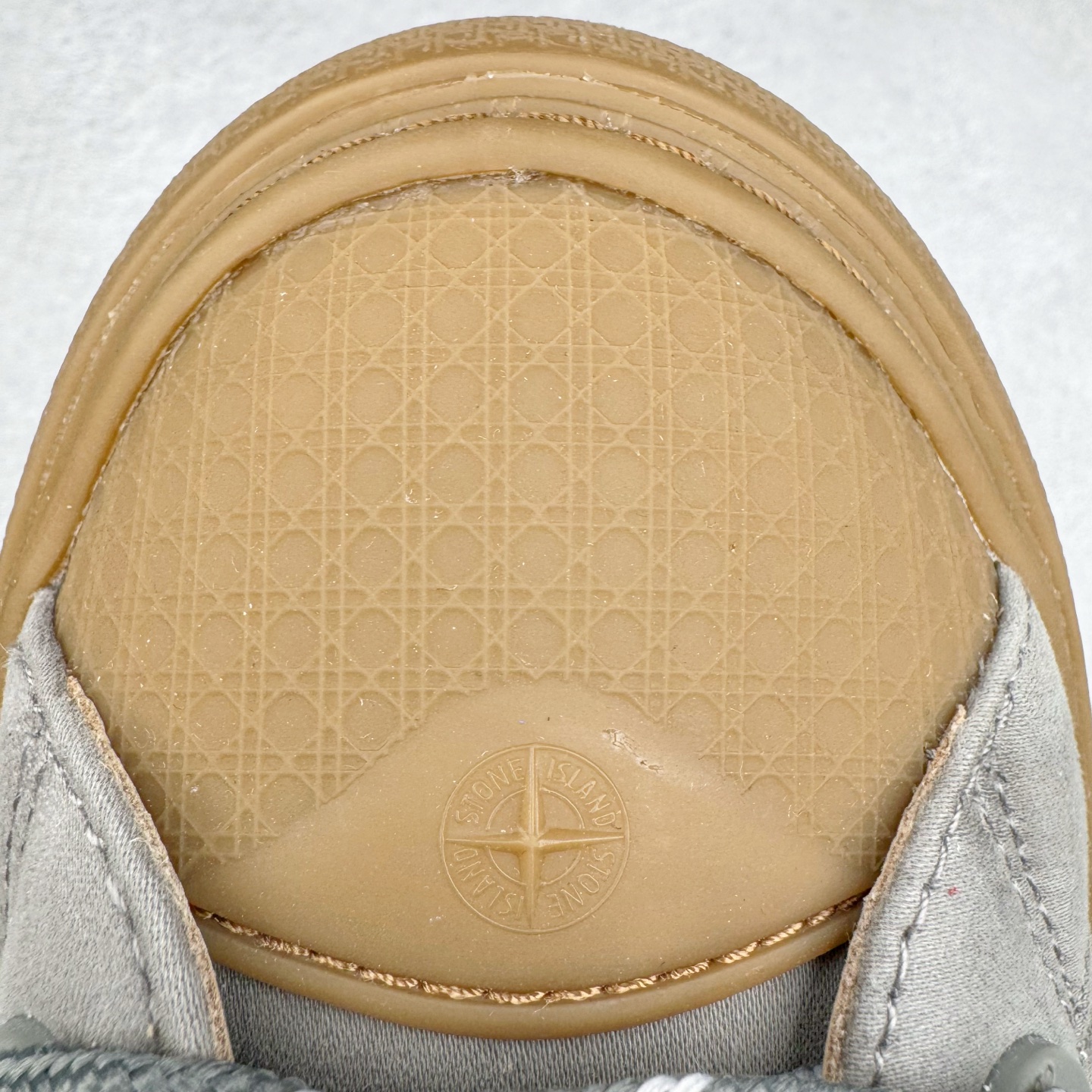 图片[14]-＃纯原 Dior B33 迪奥印花系带时尚运动板鞋网球鞋 全套原厂新版原纸板楦头开发 原厂特供皮料加持 原档数据大底 高频字母排版细节 还原 Zp 高端零售特供批次 2023秋季新品 彰显非凡的精湛工艺 重新诠释经典的网球鞋 时尚的廓形突显厚实感 采用全新的拉绒马海毛针织面料 突显柔软触感与富有层次感的流行色彩 搭配棕色绒面革镶片提升格调 别具一格的加垫鞋舌点缀以压花效果Dior标志 后侧点缀以Dior 30Avenue Montaigne标志 可为各式休闲造型增添时尚气质 尺码：40 41 42 43 44 45 46-选品中心