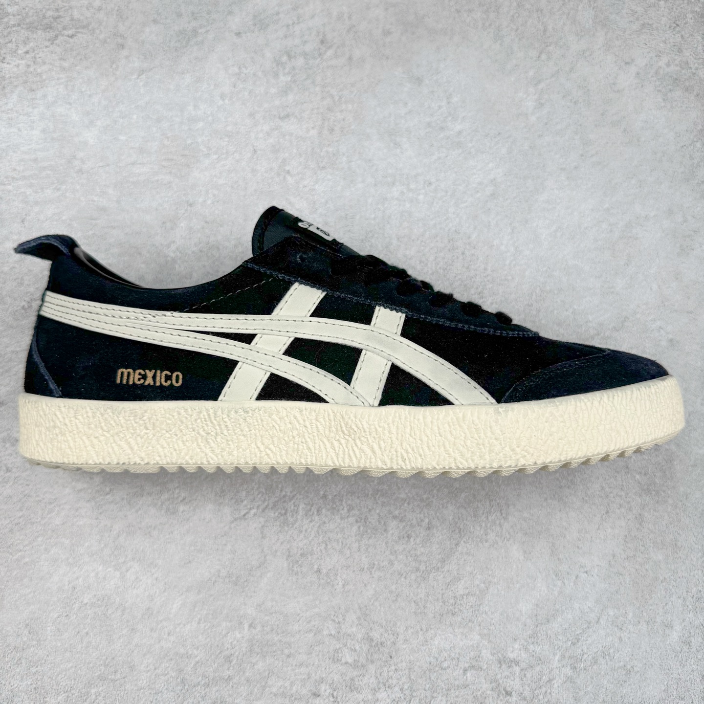 Onitsuka Tiger Delegation 鬼冢虎舒适休闲防滑耐磨低帮板鞋 尺码：36 37 37.5 38 39 39.5 40.5 41.5 42 42.5 43.5 44 45-选品中心