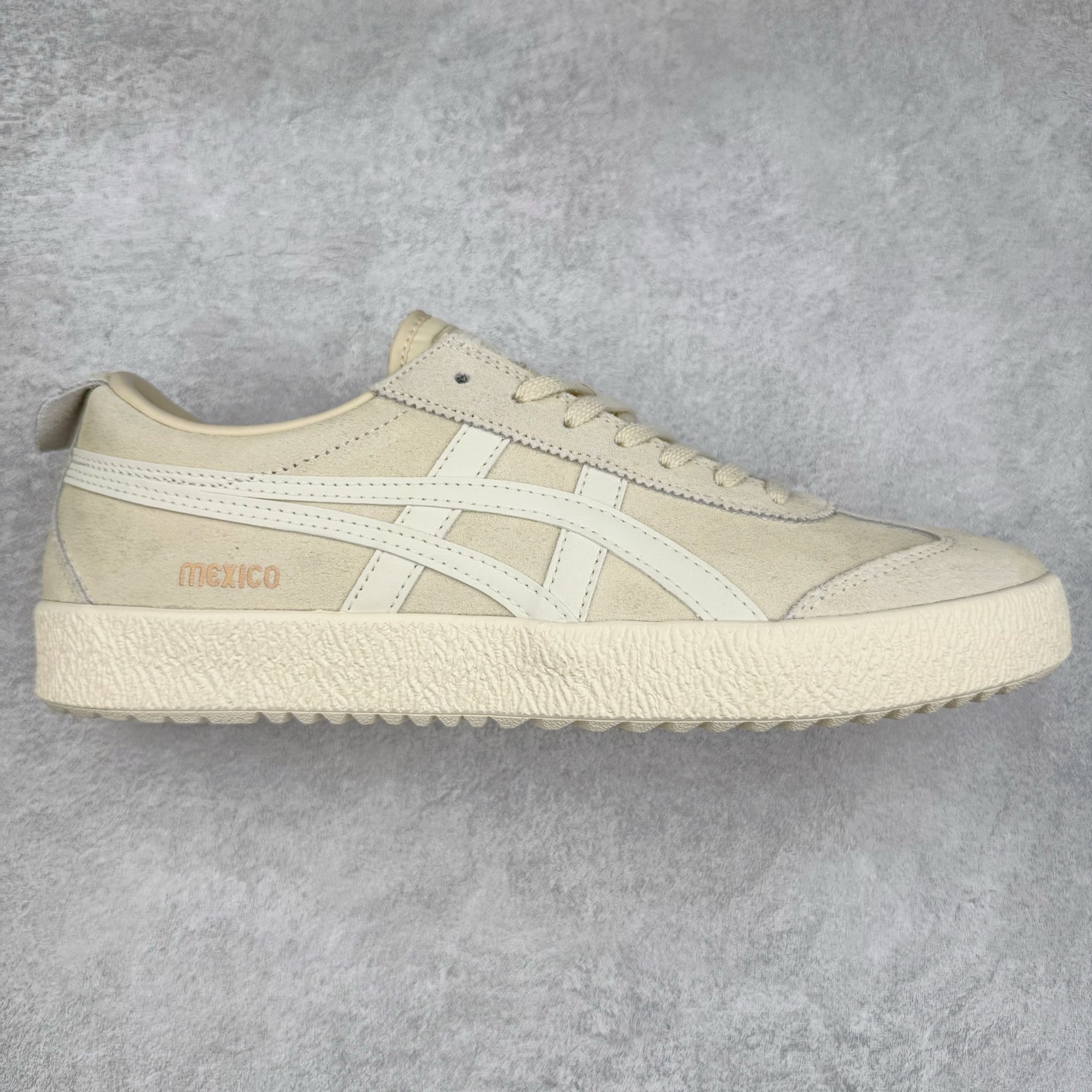 Onitsuka Tiger Delegation 鬼冢虎舒适休闲防滑耐磨低帮板鞋 尺码：36 37 37.5 38 39 39.5 40.5 41.5 42 42.5 43.5 44 45-选品中心