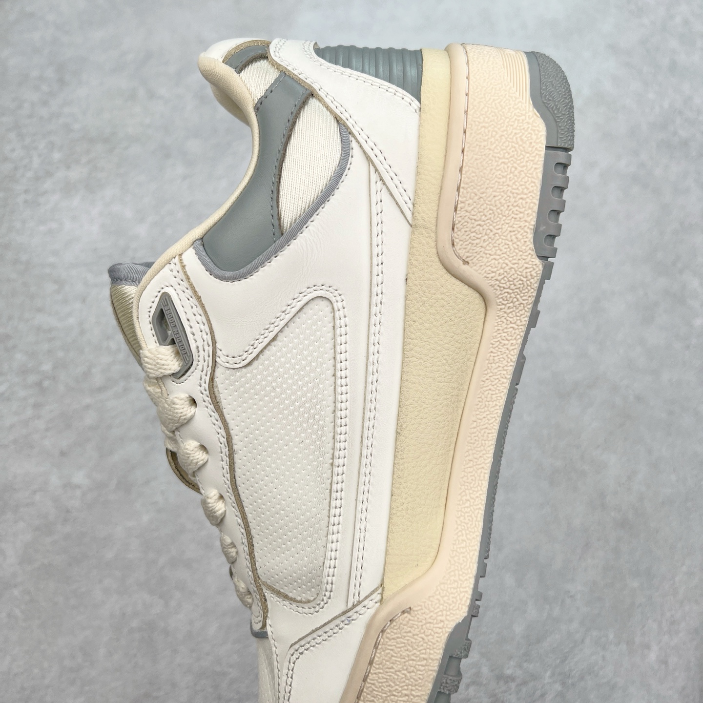 图片[7]-GGDB Golden Goose Deluxe Brand Forty2 2025春季新款厚底星星板鞋小脏鞋 新款厚底脏脏鞋情侣款休闲板鞋时尚百搭星星小白鞋 ！ GGDB新色小脏鞋火红程度比小白鞋还要早，打破传统审美，小脏鞋做到了！明星私服上脚示范 就是这么百搭 ！再也不用担心洗鞋的问题啦！进口牛皮鞋面，毛巾布+透气网里，Tpu大底橡胶组合大底配意大利进口高发泡沿条！独家开模乳胶垫 3.5cm内增高鞋垫，内增高藏的特别好，一般人不会发现我们有内增高，鞋垫是单独的，可以取出！鞋子手工打磨上色，做旧效果超级复古！最新配色！配全套包装防尘袋！尺码：35 36 37 38 39 40 41 42 43 44-选品中心