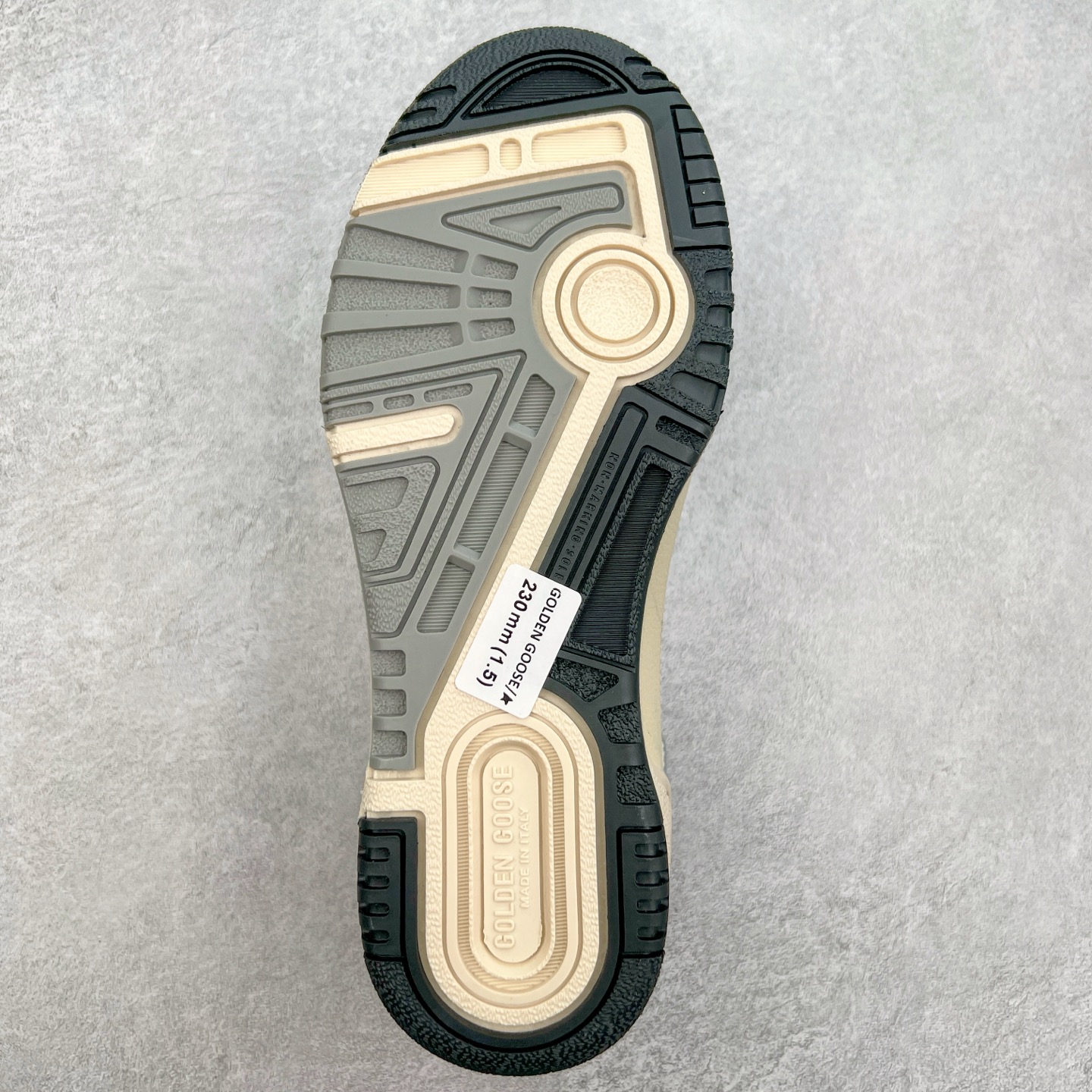 图片[9]-GGDB Golden Goose Deluxe Brand Forty2 2025春季新款厚底星星板鞋小脏鞋 新款厚底脏脏鞋情侣款休闲板鞋时尚百搭星星小白鞋 ！ GGDB新色小脏鞋火红程度比小白鞋还要早，打破传统审美，小脏鞋做到了！明星私服上脚示范 就是这么百搭 ！再也不用担心洗鞋的问题啦！进口牛皮鞋面，毛巾布+透气网里，Tpu大底橡胶组合大底配意大利进口高发泡沿条！独家开模乳胶垫 3.5cm内增高鞋垫，内增高藏的特别好，一般人不会发现我们有内增高，鞋垫是单独的，可以取出！鞋子手工打磨上色，做旧效果超级复古！最新配色！配全套包装防尘袋！尺码：35 36 37 38 39 40 41 42 43 44-选品中心