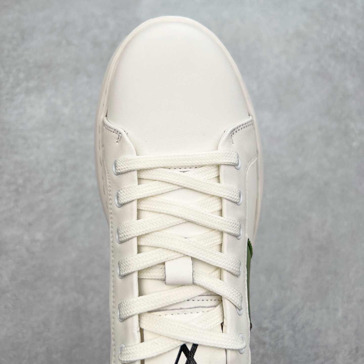 图片[4]-Louis Vuitton LV路易威登休闲文化运动板鞋系列 广东大厂品质 舒适轻泡大底和百搭性霸屏整个时尚娱乐圈，细节调整完美主义！鞋面采用意大利进口头层小牛皮材质 独家开模轻泡大底， 侧边采用3D打印标志性Logo 尽显贵族时尚气息，台湾进口小牛皮挂皮内里，配带正品全套包装。尺码：39 40 41 42 43 44（皮鞋码）-选品中心