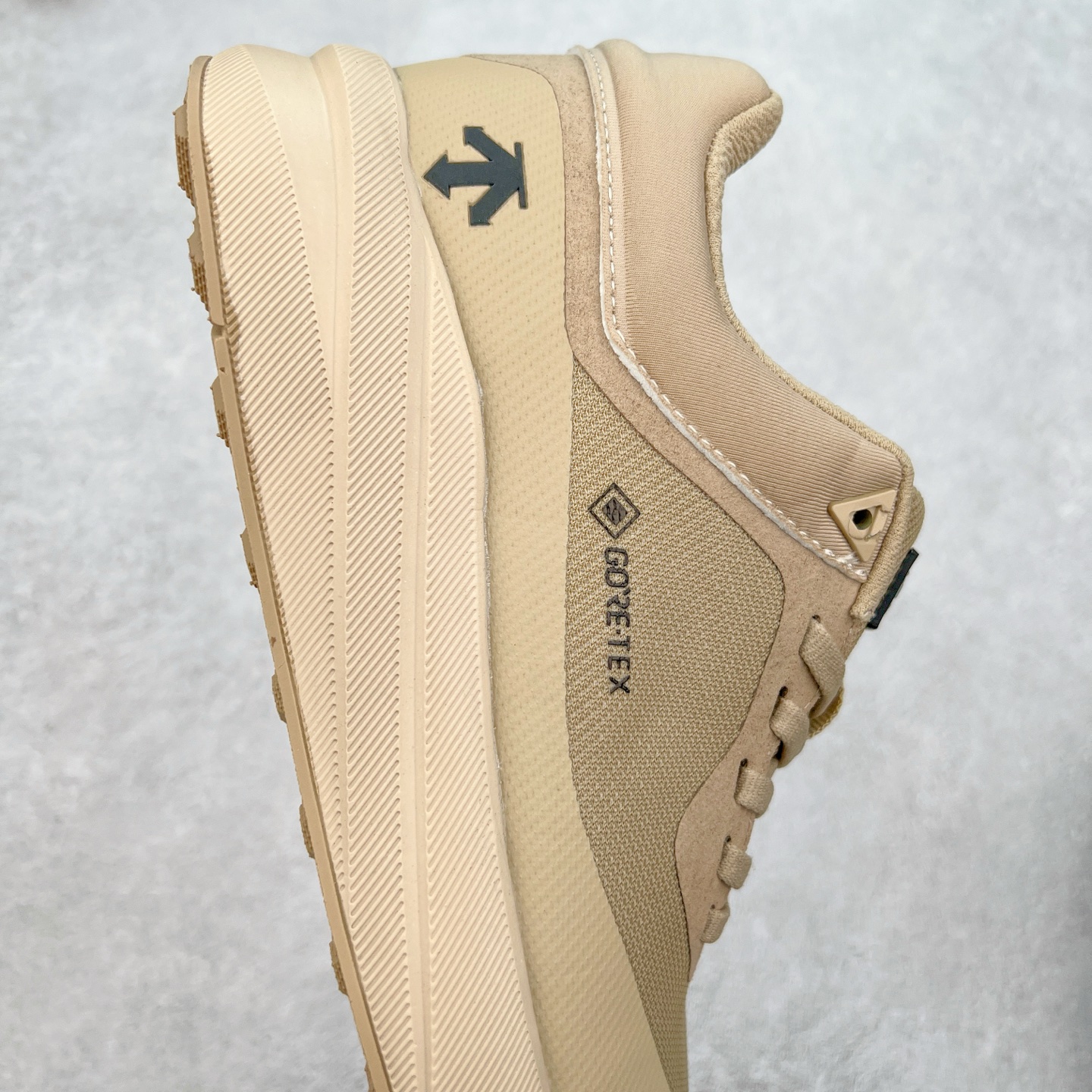 图片[6]-DESCENTE Dualis 迪桑特防水户外耐磨低帮生活休闲徒步登山鞋 DESCENTE（迪桑特）创立于1935年，品牌名取自法语词汇，意为“滑降”。品牌箭头标识代表滑雪的三种技术“高速直线滑行”、“穿越”和“侧滑”，也寓意品牌在打造高端专业运动产品中不断追求完美的创新精神，致力于成为中国高端专业滑雪、综训、女子、铁人三项、高尔夫的第一品牌。尺码：39 40 41 42 43 44 45-选品中心