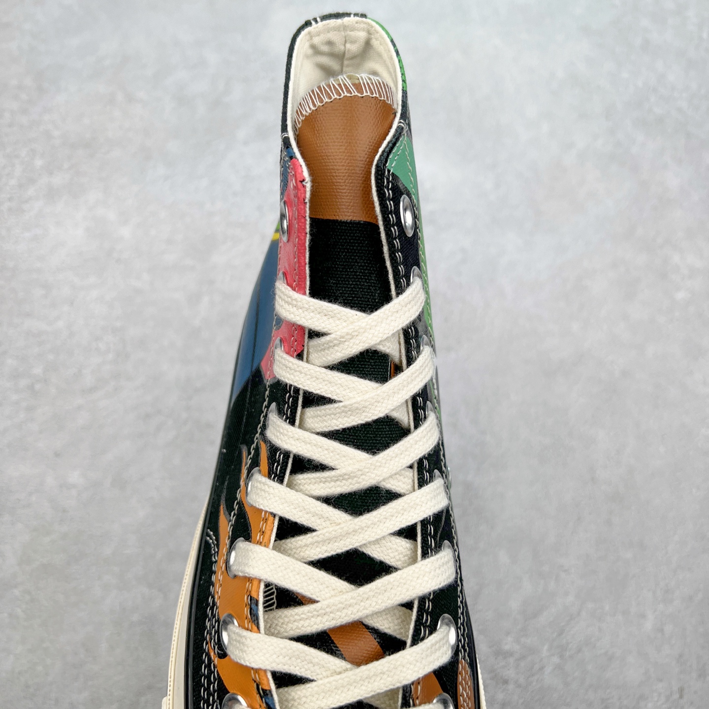 图片[5]-Converse x Tom and Jerry 匡威官方 猫和老鼠联名款 猫和老鼠85周年之际 与匡威再度携手 踏上怀旧之旅 全新联名登场 以猫和老鼠故事为灵感 经典1970s鞋型搭配鞋身动漫印花 经典动画片段 上演猫鼠追逐搞怪场景 挑动了全年龄段的DNA 童年回忆拉满 货号：A15110C 尺码：35 36 36.5 37 37.5 38 39 39.5 40 41 41.5 42 42.5 43 44-选品中心