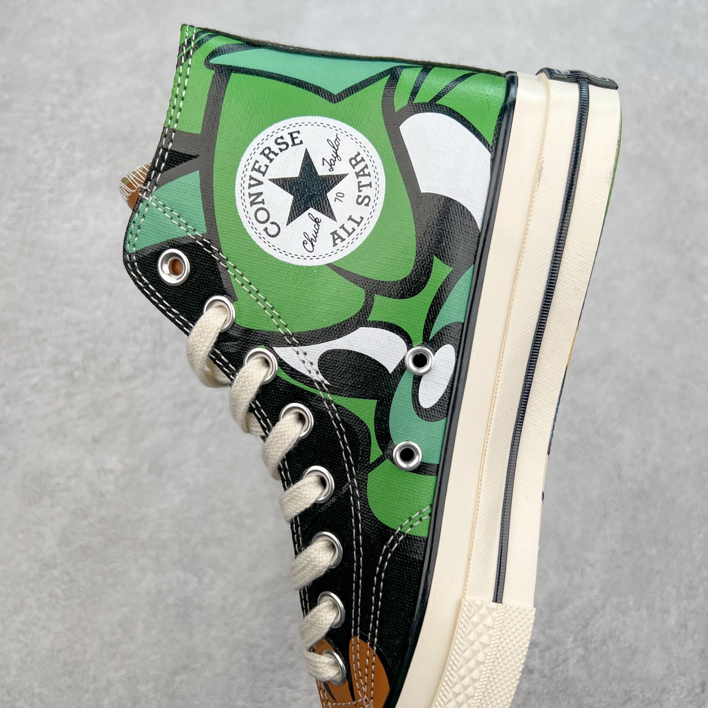 图片[7]-Converse x Tom and Jerry 匡威官方 猫和老鼠联名款 猫和老鼠85周年之际 与匡威再度携手 踏上怀旧之旅 全新联名登场 以猫和老鼠故事为灵感 经典1970s鞋型搭配鞋身动漫印花 经典动画片段 上演猫鼠追逐搞怪场景 挑动了全年龄段的DNA 童年回忆拉满 货号：A15110C 尺码：35 36 36.5 37 37.5 38 39 39.5 40 41 41.5 42 42.5 43 44-选品中心