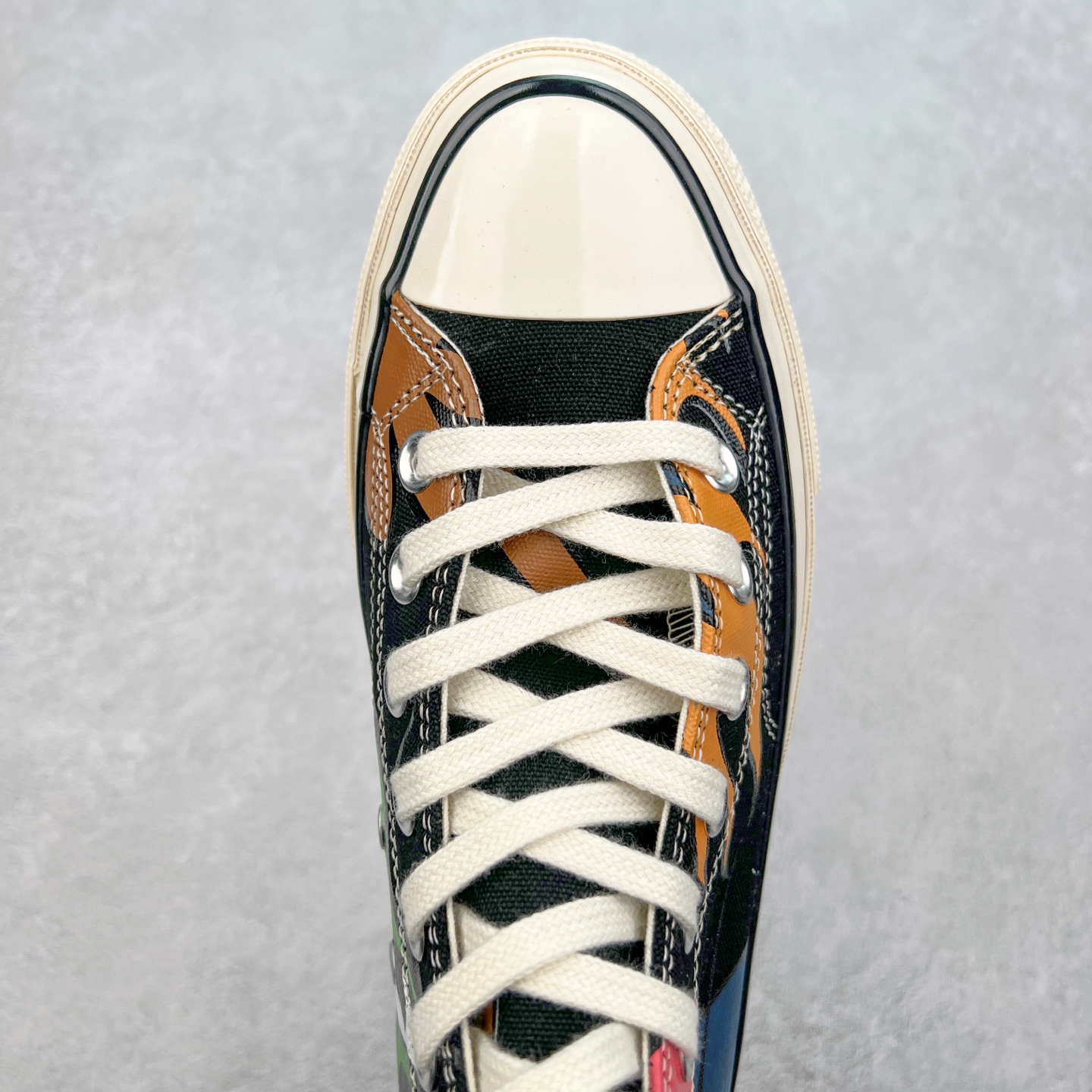 图片[4]-Converse x Tom and Jerry 匡威官方 猫和老鼠联名款 猫和老鼠85周年之际 与匡威再度携手 踏上怀旧之旅 全新联名登场 以猫和老鼠故事为灵感 经典1970s鞋型搭配鞋身动漫印花 经典动画片段 上演猫鼠追逐搞怪场景 挑动了全年龄段的DNA 童年回忆拉满 货号：A15110C 尺码：35 36 36.5 37 37.5 38 39 39.5 40 41 41.5 42 42.5 43 44-选品中心