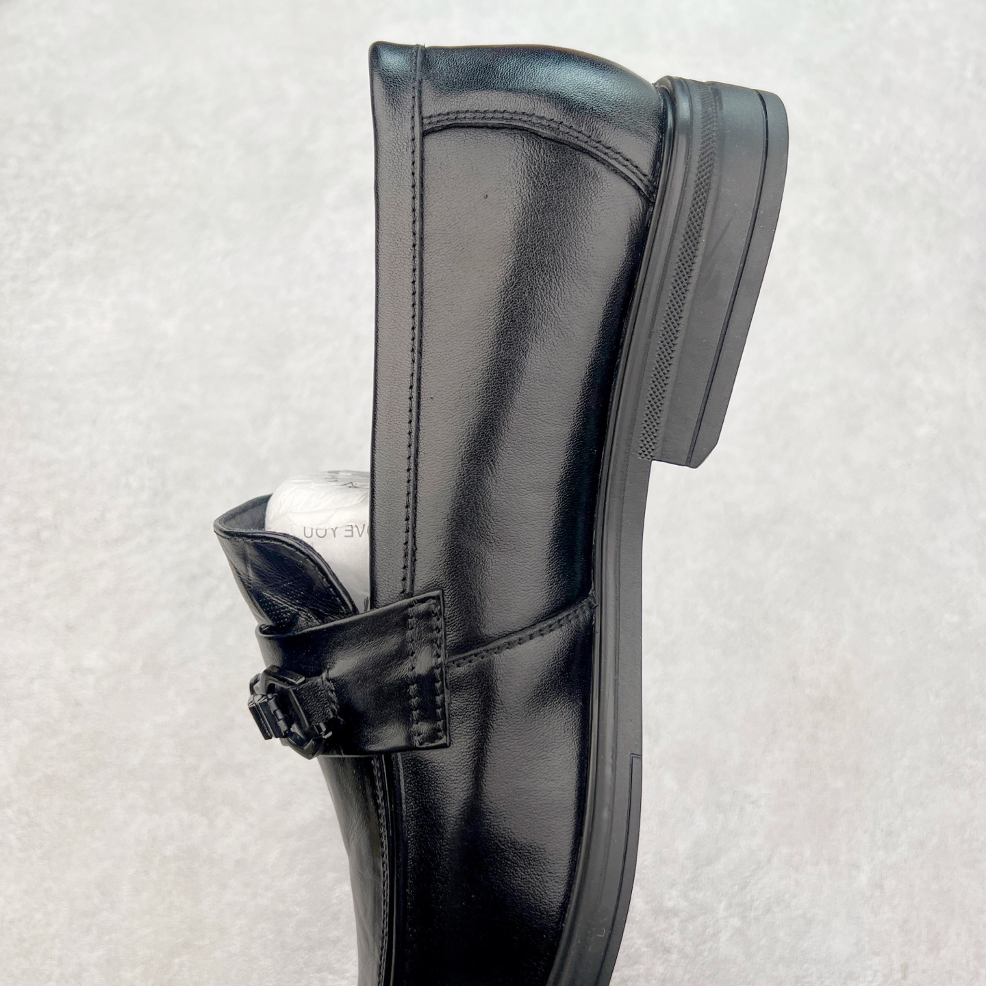 图片[7]-ECCO爱步男士乐福鞋 套脚牛皮皮鞋商务豆豆鞋都市伦敦系列 甄选优质皮革搭配柔软的纺衬里，以缜密缝线细诉精湛工艺，集舒适与格调于一体 圆头的款式设计令鞋头鞋楦区域更加宽敞舒适，宽楦鞋型适应多种脚型，久穿不累 确保每一步的舒适与稳固 创新鞋底 提供运动脚感的正装鞋 将双脚自然托起，轻盈柔软，回弹缓震 舒适耐穿 沿袭时髦鞋匠的工艺品质，将舒适脚感与百搭风尚巧妙融为一体，带来定制般的非凡体验 绅士型格 尽在这一步 尺码：38 39 40 41 42 43（皮鞋码）-选品中心