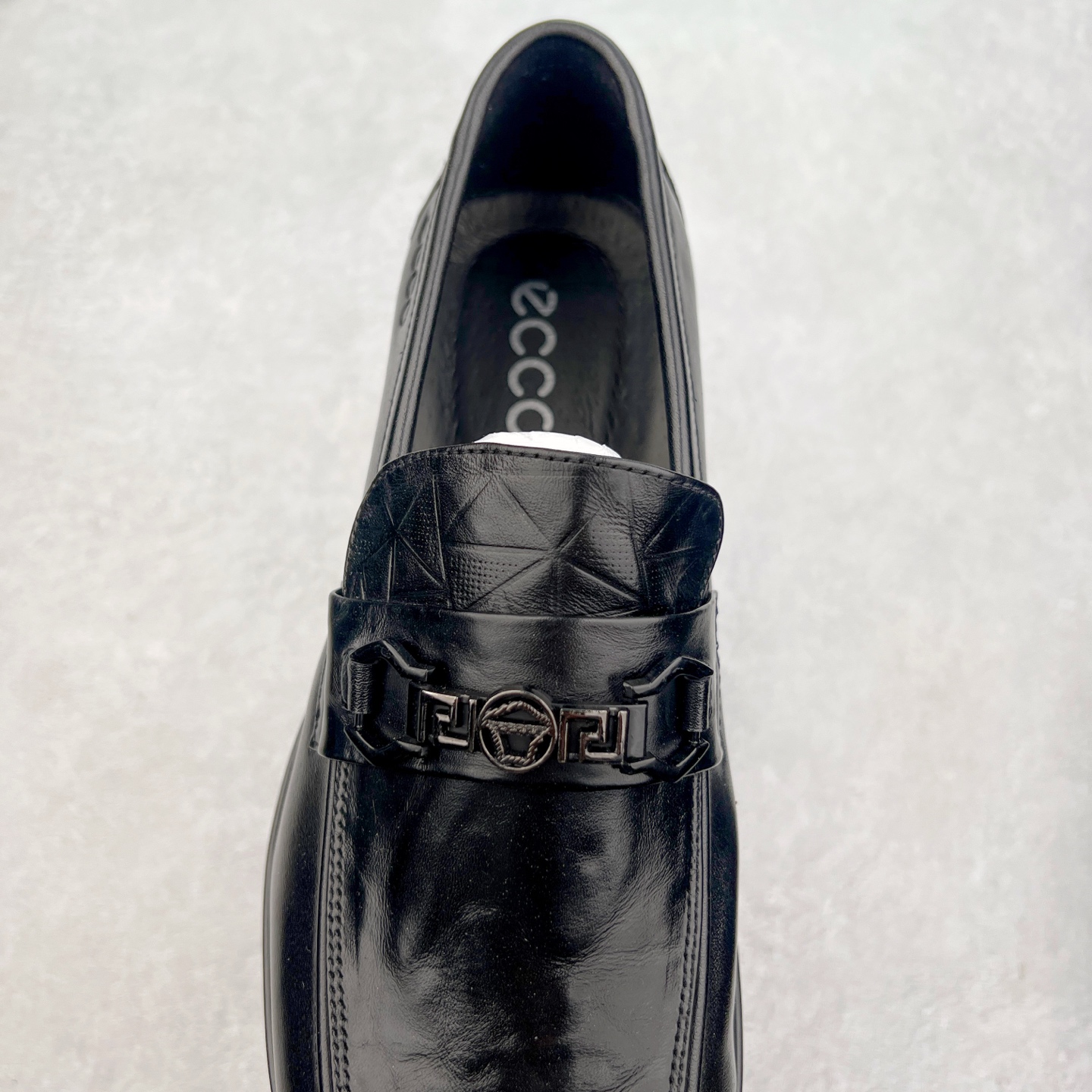 图片[5]-ECCO爱步男士乐福鞋 套脚牛皮皮鞋商务豆豆鞋都市伦敦系列 甄选优质皮革搭配柔软的纺衬里，以缜密缝线细诉精湛工艺，集舒适与格调于一体 圆头的款式设计令鞋头鞋楦区域更加宽敞舒适，宽楦鞋型适应多种脚型，久穿不累 确保每一步的舒适与稳固 创新鞋底 提供运动脚感的正装鞋 将双脚自然托起，轻盈柔软，回弹缓震 舒适耐穿 沿袭时髦鞋匠的工艺品质，将舒适脚感与百搭风尚巧妙融为一体，带来定制般的非凡体验 绅士型格 尽在这一步 尺码：38 39 40 41 42 43（皮鞋码）-选品中心