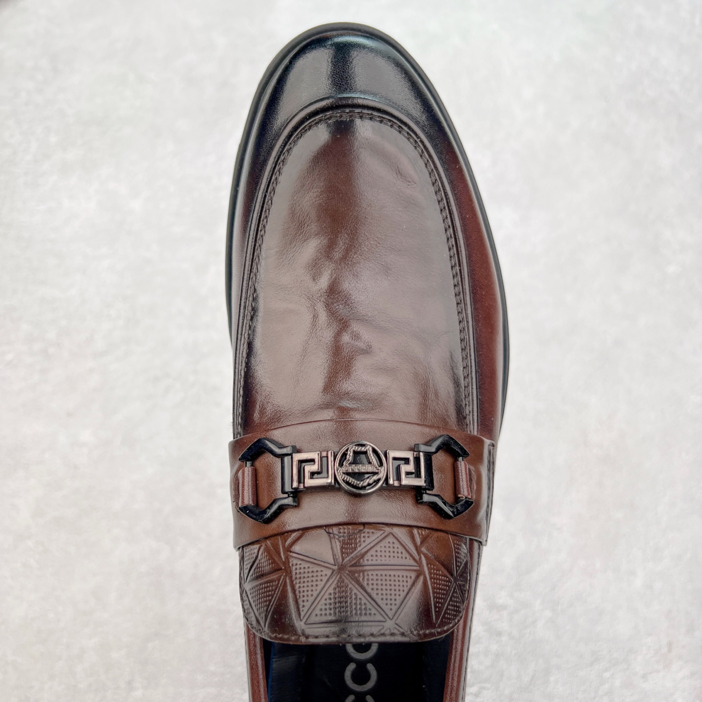 图片[4]-ECCO爱步男士乐福鞋 套脚牛皮皮鞋商务豆豆鞋都市伦敦系列 甄选优质皮革搭配柔软的纺衬里，以缜密缝线细诉精湛工艺，集舒适与格调于一体 圆头的款式设计令鞋头鞋楦区域更加宽敞舒适，宽楦鞋型适应多种脚型，久穿不累 确保每一步的舒适与稳固 创新鞋底 提供运动脚感的正装鞋 将双脚自然托起，轻盈柔软，回弹缓震 舒适耐穿 沿袭时髦鞋匠的工艺品质，将舒适脚感与百搭风尚巧妙融为一体，带来定制般的非凡体验 绅士型格 尽在这一步 尺码：38 39 40 41 42 43（皮鞋码）-选品中心