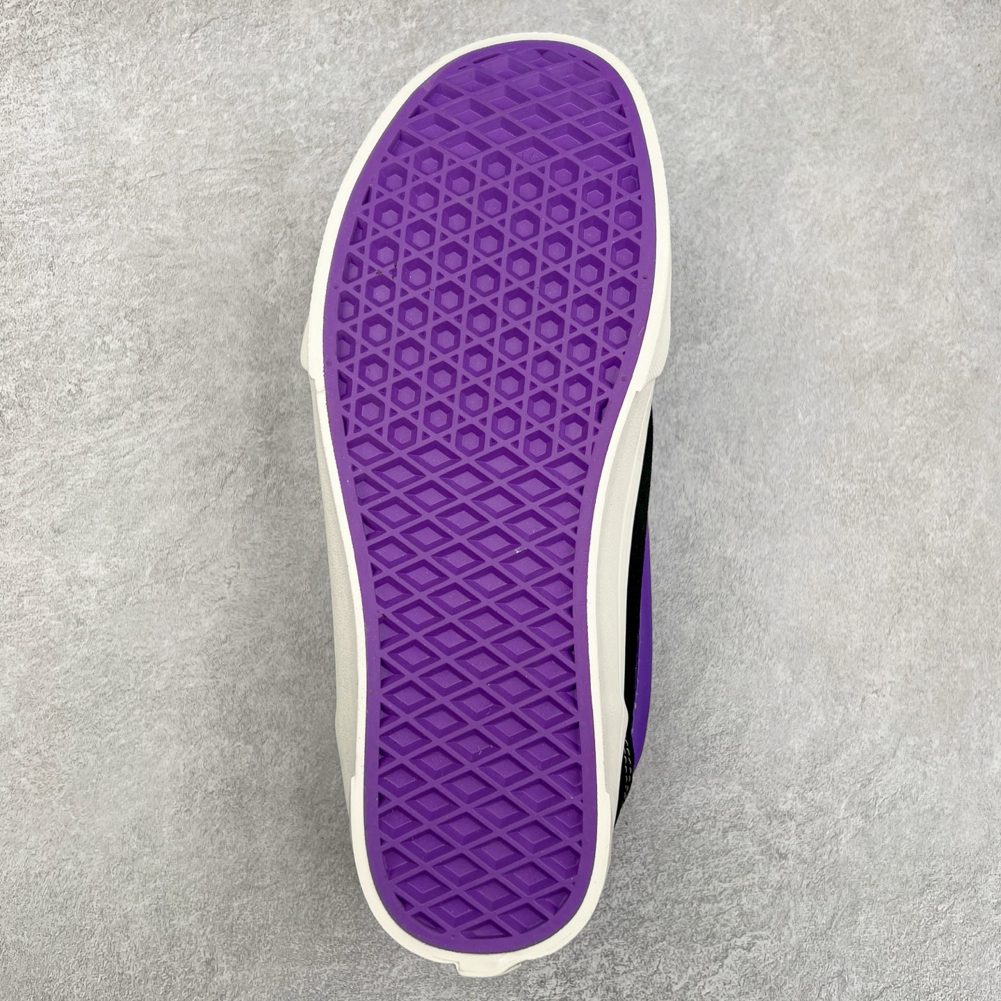 图片[9]-Vans Knu Skool 黑紫 肥胖版立体大Logo 加厚鞋舌 低帮复古休闲硫化面包鞋 尺码：35 36 36.5 37 38 38.5 39 40 40.5 41 42 42.5 43 44 工艺：硫化1：1（重量1：1、真标、原钢印、材质标、鞋型标、合格证）-选品中心