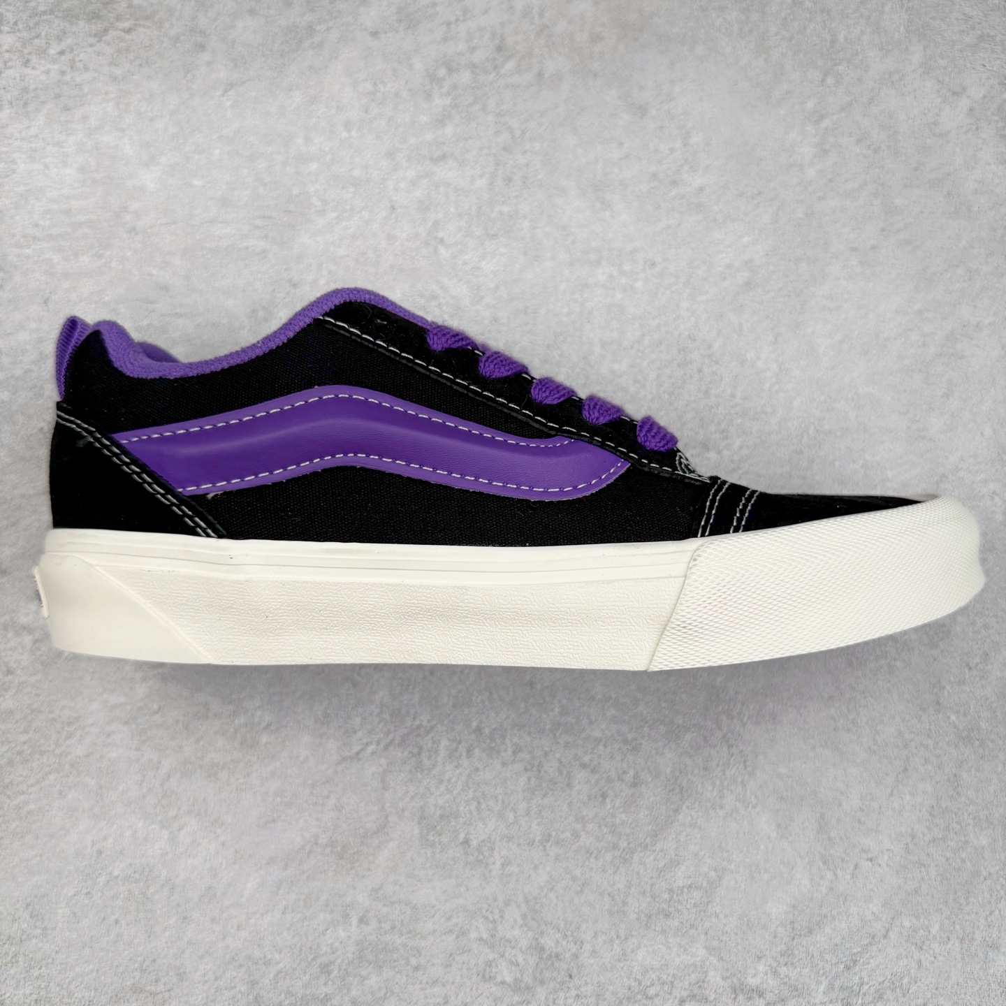 Vans Knu Skool 黑紫 肥胖版立体大Logo 加厚鞋舌 低帮复古休闲硫化面包鞋 尺码:35 36 36.5 37 38 38.5 39 40 40.5 41 42 42.5 43 44 工艺:硫化1:1(重量1:1、真标、原钢印、材质标、鞋型标、合格证)-选品中心