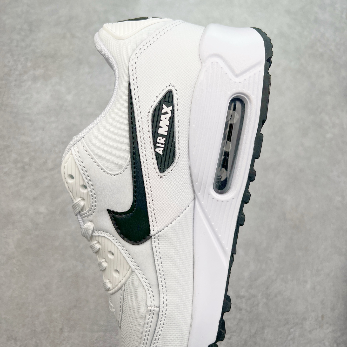 图片[7]-＃MX版 NK Air MAX 90 气垫复古减震跑步鞋 325213-131 经典重温 独家陆续补货 外单专供大厂出品 品质稳定 一百余色 终端操作 Air Max 90于1990年推出 来自Air Max系列 在Air Max 1的基础上改进而得 增加了气垫面积 外型上也更为流线 最特別的就是加入了菱纹塑胶嵌板 为Air Max 90增添了许多潮流气息 皮革鞋面 造就出色耐穿性和支撑力 Max Air缓震配置搭配泡棉中底 令Air Max 90轻盈而舒适 华夫格橡胶外底 铸就Air Max 90非凡的抓地力 而Air Max 90不仅是一双跑鞋 它成功跨越了时间的演进 成为了球鞋文化与潮流圈中最熟为人知的鞋款之一 尺码：36 36.5 37.5 38 38.5 39 40 40.5 41 42 42.5 43 44 44.5 45-选品中心