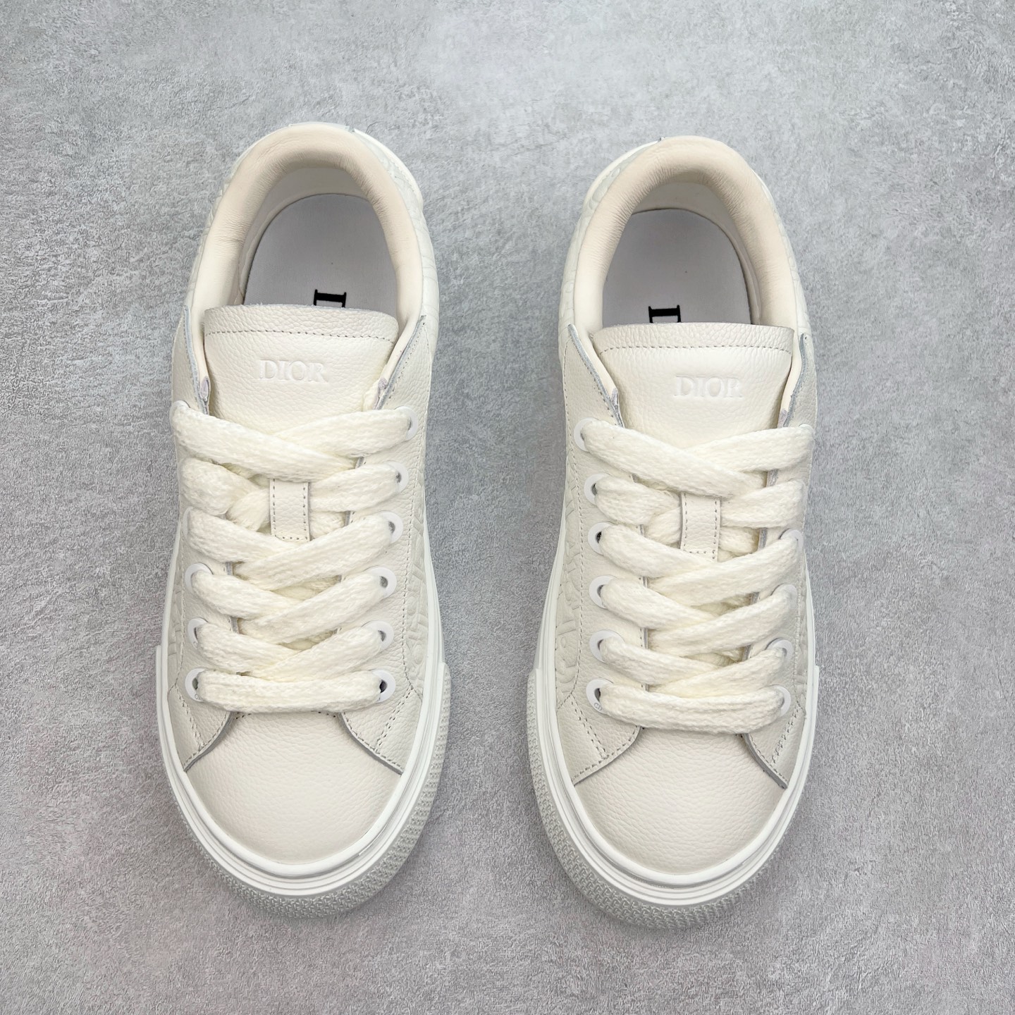 图片[2]-＃纯原 Dior B33 迪奥印花系带时尚运动板鞋网球鞋 全套原厂新版原纸板楦头开发 原厂特供皮料加持 原档数据大底 高频字母排版细节 还原 Zp 高端零售特供批次 2023秋季新品 彰显非凡的精湛工艺 重新诠释经典的网球鞋 时尚的廓形突显厚实感 采用全新的拉绒马海毛针织面料 突显柔软触感与富有层次感的流行色彩 搭配棕色绒面革镶片提升格调 别具一格的加垫鞋舌点缀以压花效果Dior标志 后侧点缀以Dior 30Avenue Montaigne标志 可为各式休闲造型增添时尚气质 尺码：40 41 42 43 44 45 46-选品中心