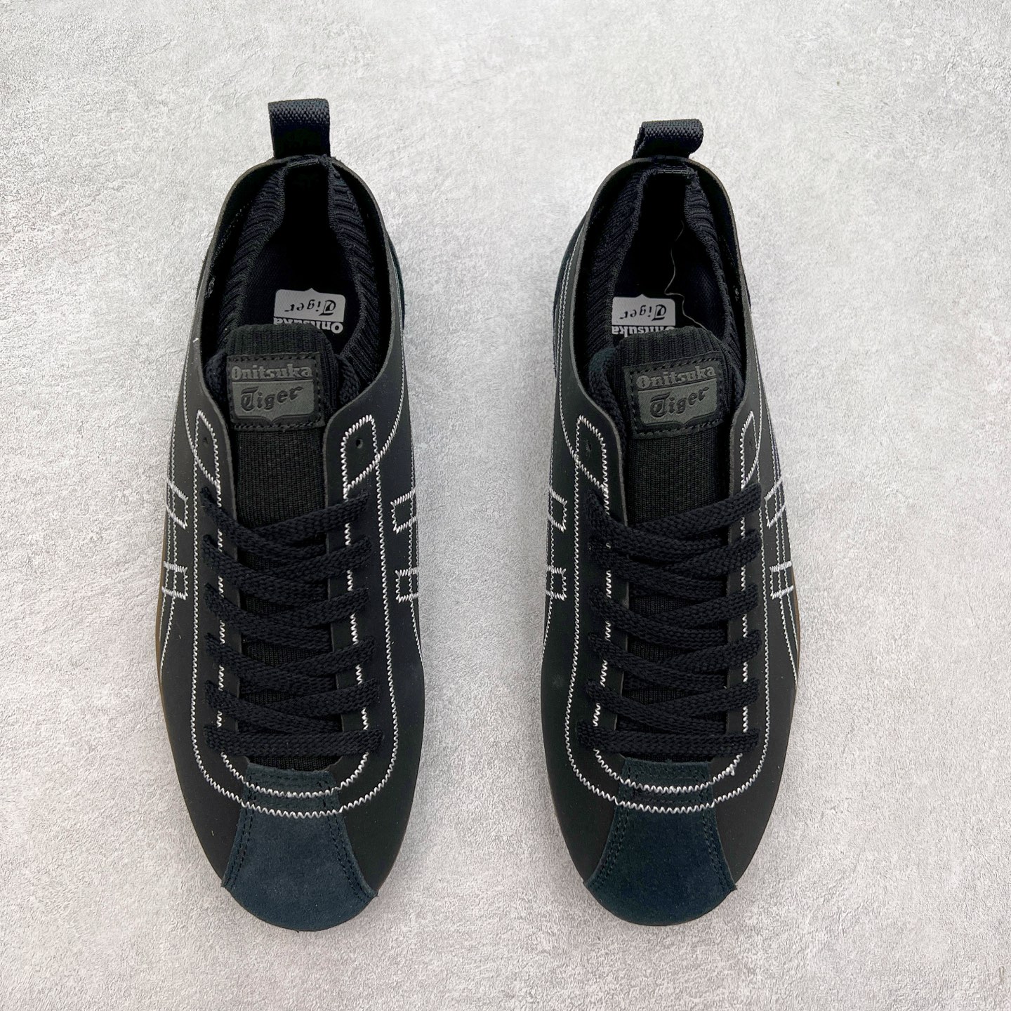 图片[2]-Onitsuka Tiger 鬼塚虎 Sclaw 轻便舒适防滑耐磨透气支撑吸汗低帮生活休闲鞋 低帮设计简洁利落 流畅的线条勾勒出随性的风格 鞋口织物收口 经典鞋袜一体 明线设计标志性logo 采用织物和柔软皮革拼接 时尚质感满满 防磨耐磨大底 上脚轻便舒适 尺码：36 37 37.5 38 39 39.5 40 40.5 41.5 42 42.5 43.5 44 45-选品中心