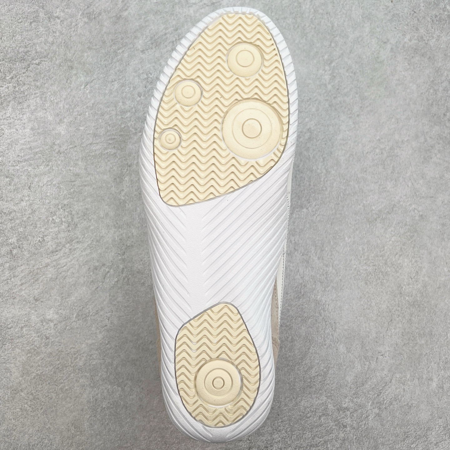 图片[9]-Onitsuka Tiger 鬼塚虎 Sclaw 轻便舒适防滑耐磨透气支撑吸汗低帮生活休闲鞋 低帮设计简洁利落 流畅的线条勾勒出随性的风格 鞋口织物收口 经典鞋袜一体 明线设计标志性logo 采用织物和柔软皮革拼接 时尚质感满满 防磨耐磨大底 上脚轻便舒适 尺码：36 37 37.5 38 39 39.5 40 40.5 41.5 42 42.5 43.5 44 45-选品中心