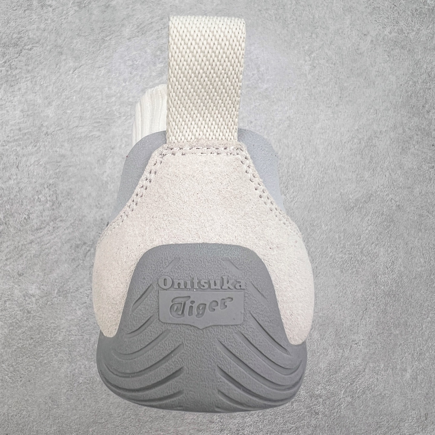 图片[8]-Onitsuka Tiger 鬼塚虎 Sclaw 轻便舒适防滑耐磨透气支撑吸汗低帮生活休闲鞋 低帮设计简洁利落 流畅的线条勾勒出随性的风格 鞋口织物收口 经典鞋袜一体 明线设计标志性logo 采用织物和柔软皮革拼接 时尚质感满满 防磨耐磨大底 上脚轻便舒适 尺码：36 37 37.5 38 39 39.5 40 40.5 41.5 42 42.5 43.5 44 45-选品中心