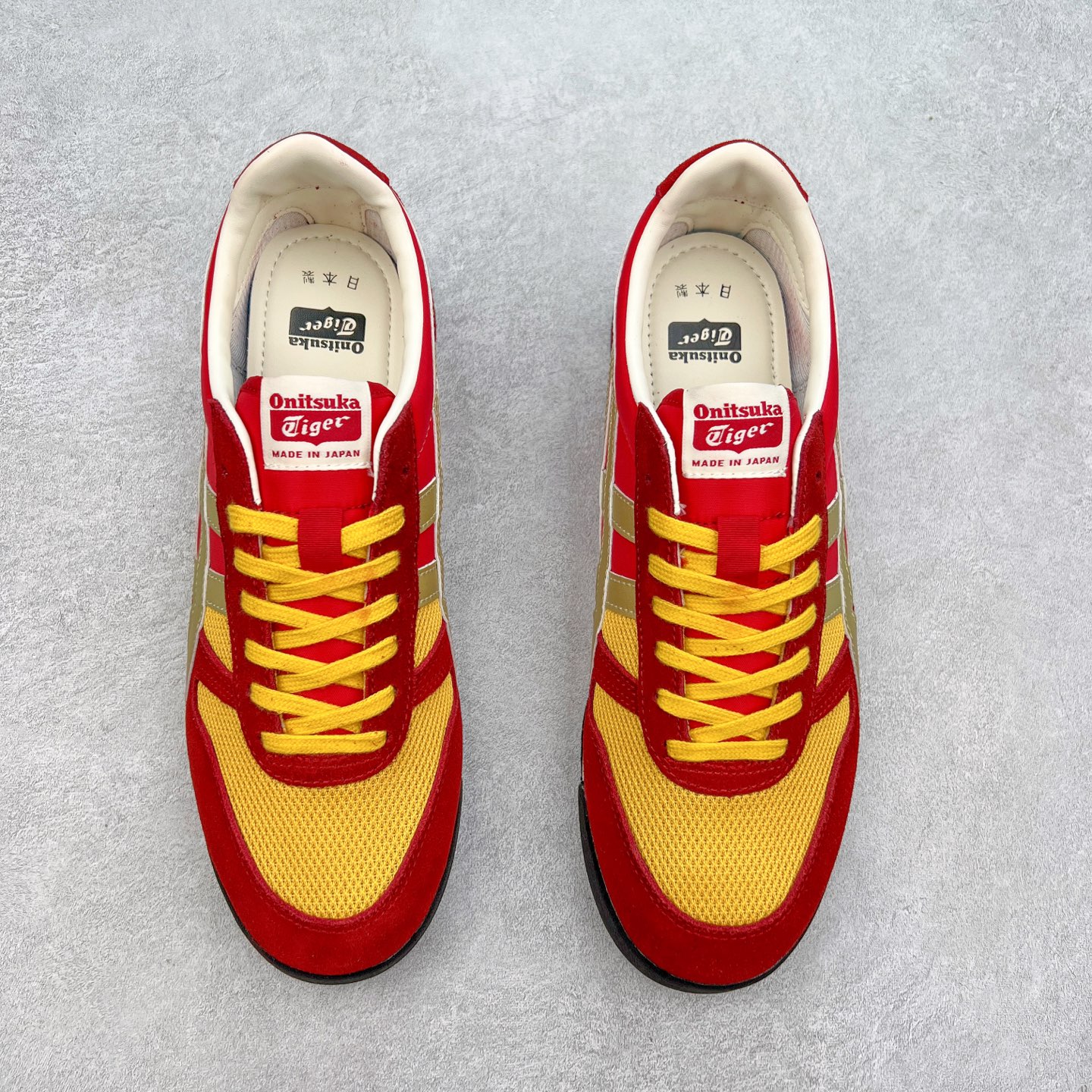 图片[2]-Asics Onitsuka Tiger Ultimate 81 EX 亚瑟士终极系列低帮复古风百搭皮革休闲运动慢跑鞋 采用软质荔枝纹牛培皮鞋面材质 配置OrthoLite鞋垫 轻质Eva缓震组合耐磨橡胶外底 Onitsuka Tiger 鬼塚虎 ULTIMATE 81EX 1183B510 中性款运动鞋 鞋跟底部的缓震孔设计以及TPU后跟保护片强化稳定性 造就合乎新时代高性能运动鞋标准的现代鞋款 牛皮革鞋面 FLYTEFOAM Propel中底增强缓震性与回弹性 鞋跟处采用fuzeGEL缓震胶科技 强化缓震 OrthoLite鞋垫 进一步强化缓震Gel-Kayano超轻量专业运动慢跑鞋 货号：1183B510-103 尺码：36-45-选品中心