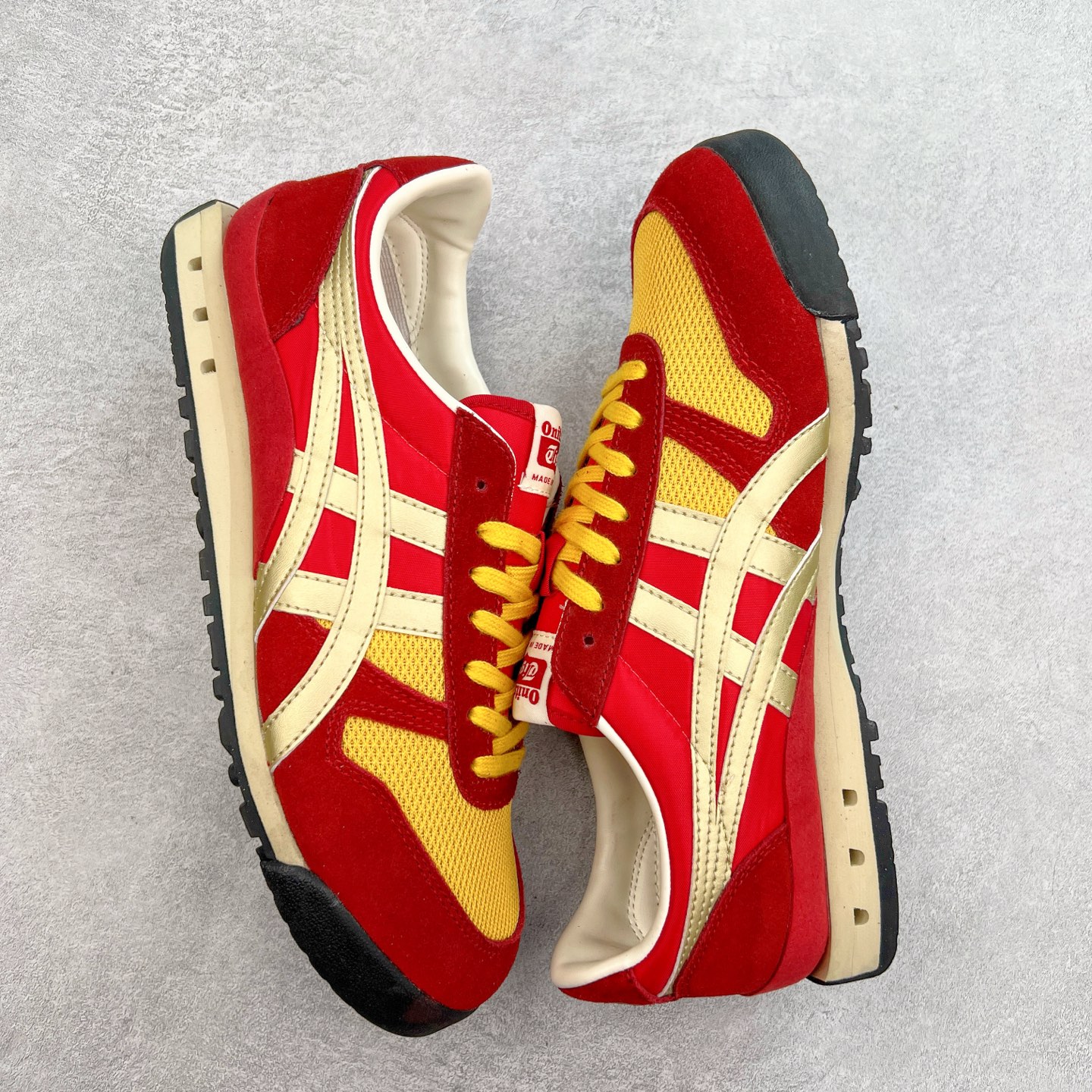 图片[3]-Asics Onitsuka Tiger Ultimate 81 EX 亚瑟士终极系列低帮复古风百搭皮革休闲运动慢跑鞋 采用软质荔枝纹牛培皮鞋面材质 配置OrthoLite鞋垫 轻质Eva缓震组合耐磨橡胶外底 Onitsuka Tiger 鬼塚虎 ULTIMATE 81EX 1183B510 中性款运动鞋 鞋跟底部的缓震孔设计以及TPU后跟保护片强化稳定性 造就合乎新时代高性能运动鞋标准的现代鞋款 牛皮革鞋面 FLYTEFOAM Propel中底增强缓震性与回弹性 鞋跟处采用fuzeGEL缓震胶科技 强化缓震 OrthoLite鞋垫 进一步强化缓震Gel-Kayano超轻量专业运动慢跑鞋 货号：1183B510-103 尺码：36-45-选品中心