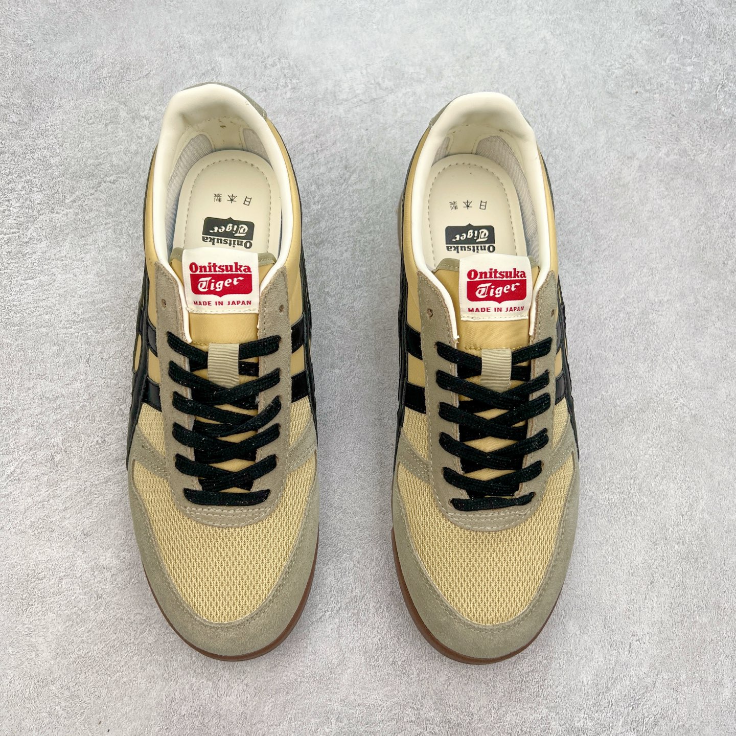 图片[2]-Asics Onitsuka Tiger Ultimate 81 EX 亚瑟士终极系列低帮复古风百搭皮革休闲运动慢跑鞋 采用软质荔枝纹牛培皮鞋面材质 配置OrthoLite鞋垫 轻质Eva缓震组合耐磨橡胶外底 Onitsuka Tiger 鬼塚虎 ULTIMATE 81EX 1183B510 中性款运动鞋 鞋跟底部的缓震孔设计以及TPU后跟保护片强化稳定性 造就合乎新时代高性能运动鞋标准的现代鞋款 牛皮革鞋面 FLYTEFOAM Propel中底增强缓震性与回弹性 鞋跟处采用fuzeGEL缓震胶科技 强化缓震 OrthoLite鞋垫 进一步强化缓震Gel-Kayano超轻量专业运动慢跑鞋 货号：1183B510-103 尺码：36-45-选品中心