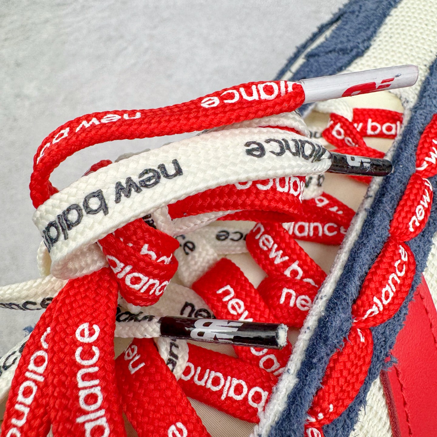 图片[13]-＃M纯原 New Balance U471AK NB新百伦织物牛剖层革春夏薄底鞋防滑耐磨平衡轻便低帮生活休闲鞋 原档数据独立私模大底 唯一正确三层组合大底 特高弹切片加持 百分百还原原鞋脚感 NB市场最强产物 防伪原标全套原楦原纸板原厂数据开发 全鞋电脑针车加持 原厂网布 原装进口头层翻毛皮料正确绒感卡色 正确中底拉帮中底网布细节 匠心打造 耗时两个月开发完成 工艺极其复杂难度可想而知 高端零售专供产物 尺码：36 37 37.5 38 38.5 39.5 40 40.5 41.5 42 42.5 43 44 44.5 45 45.5 46.5 47-选品中心